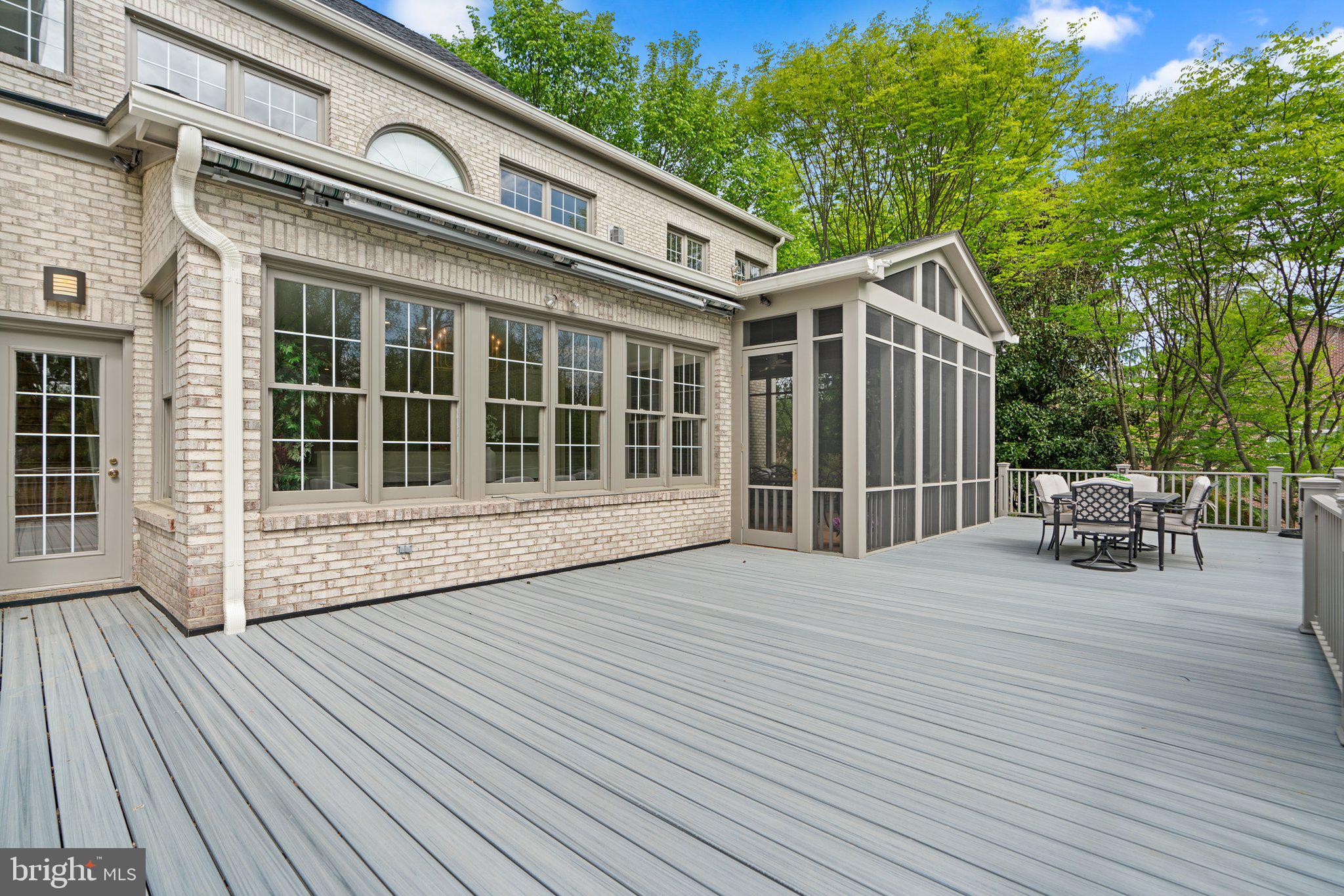 SADDLE RIDGE - Residential