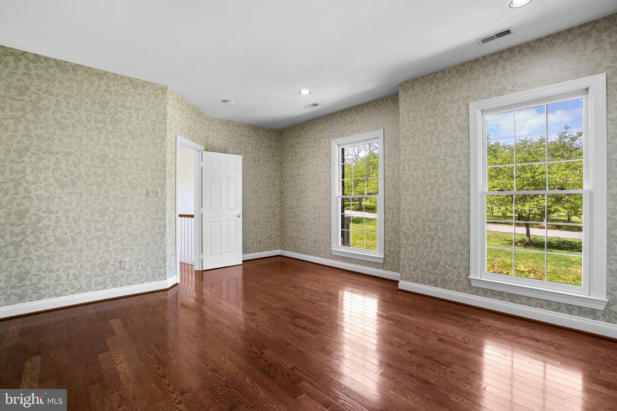 SADDLE RIDGE - Residential