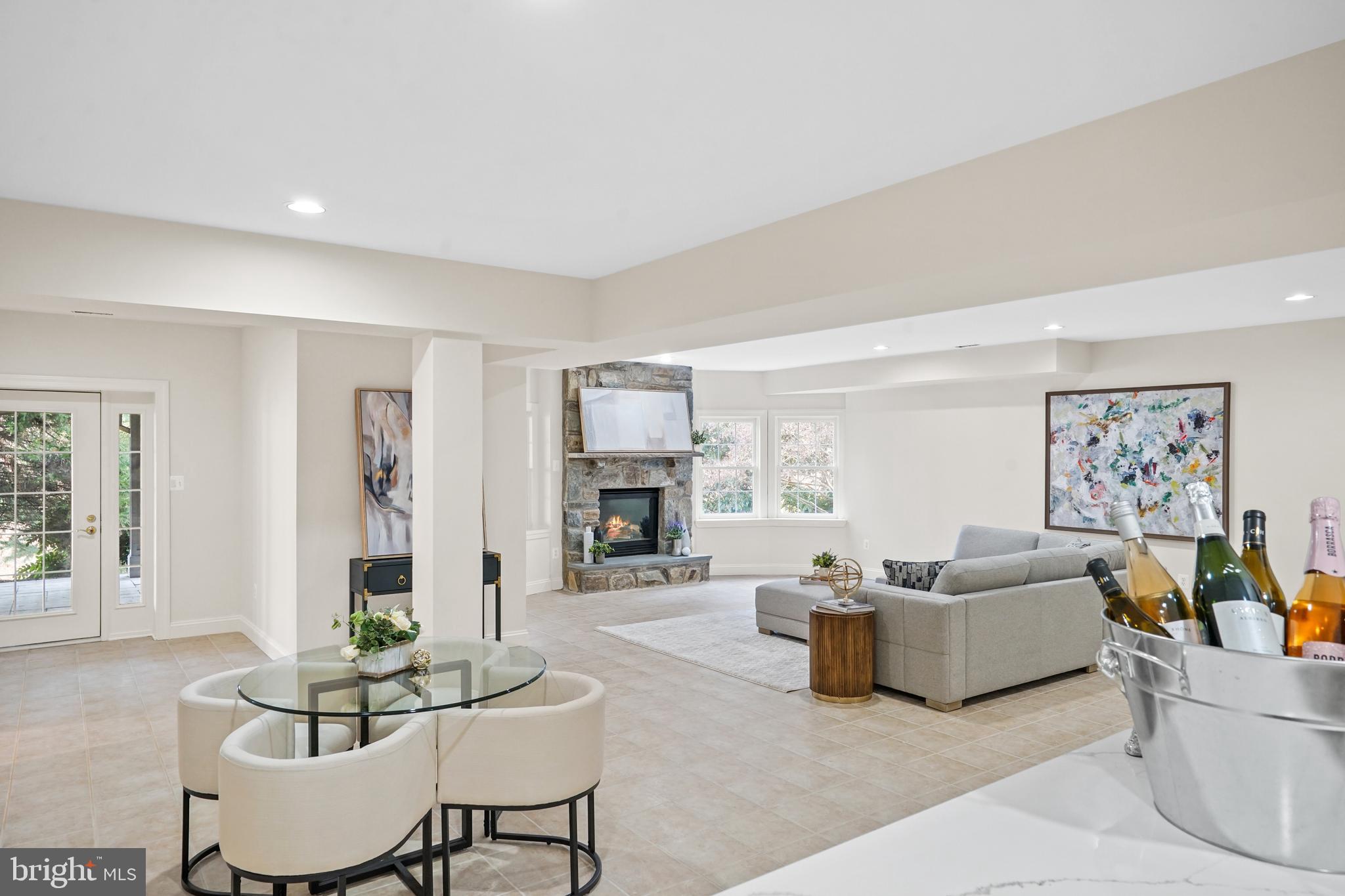 SADDLE RIDGE - Residential