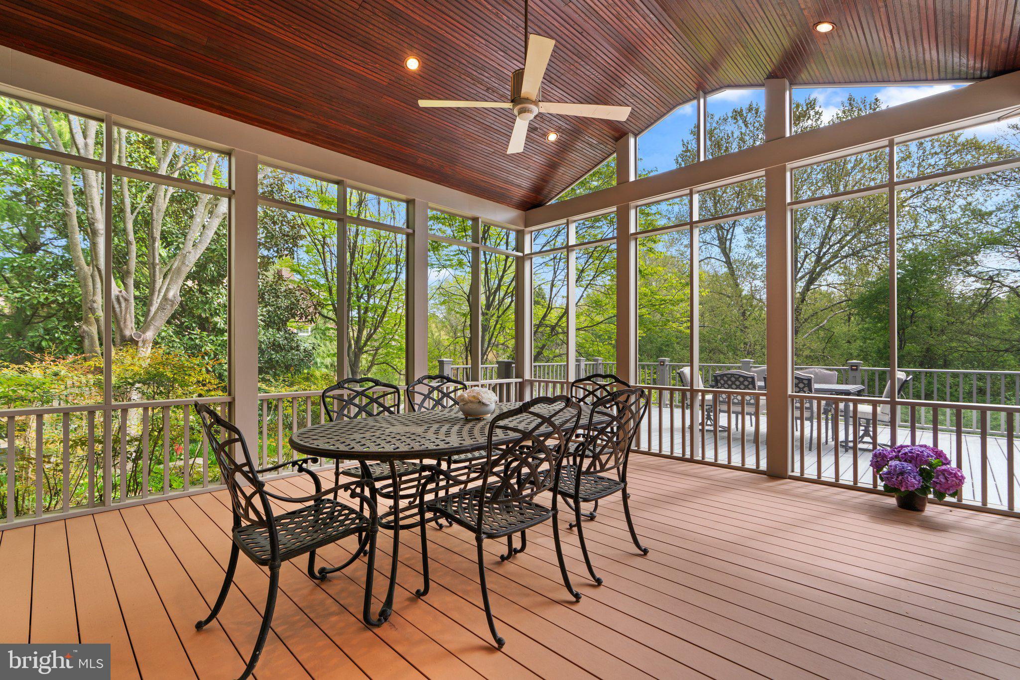 SADDLE RIDGE - Residential