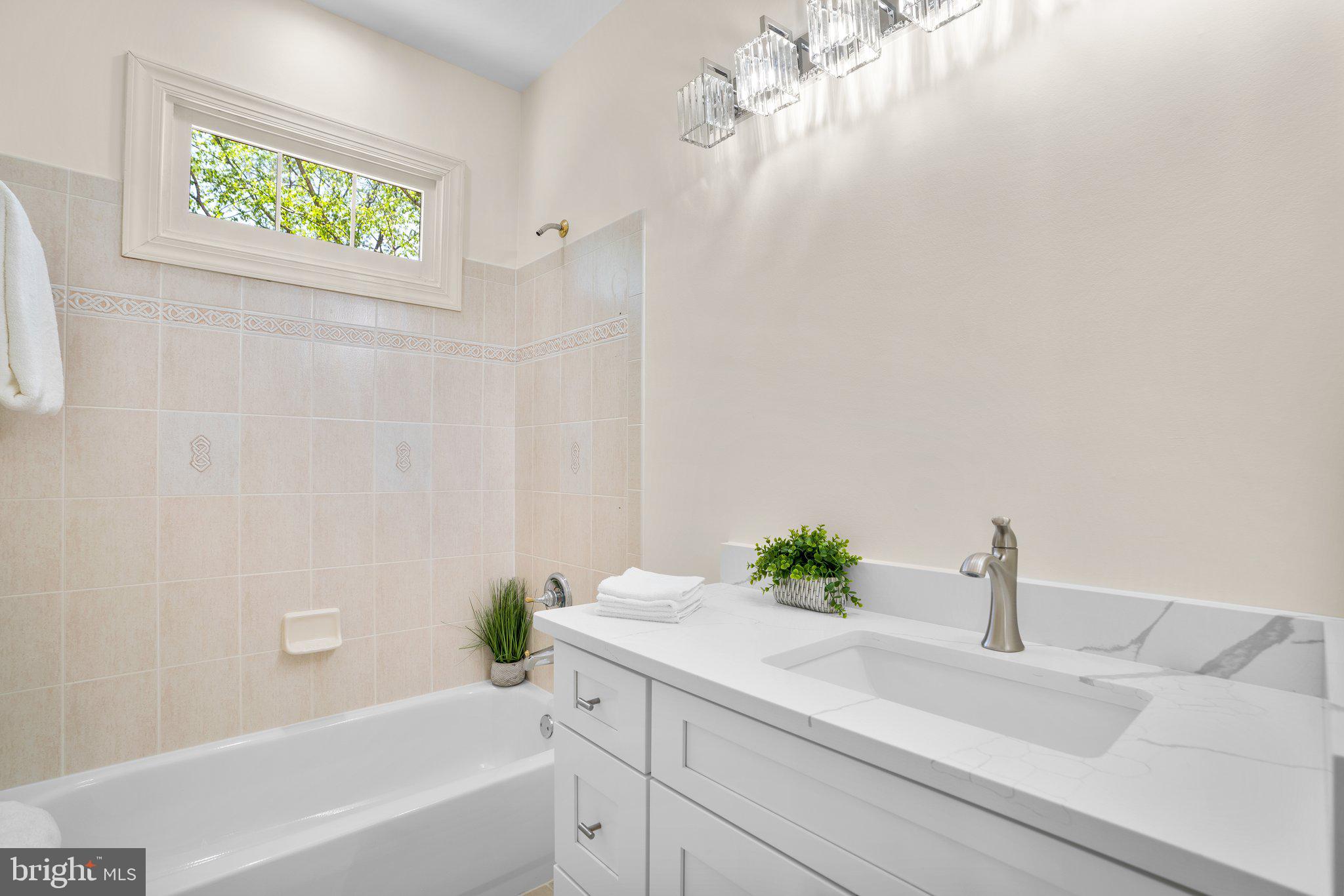 SADDLE RIDGE - Residential