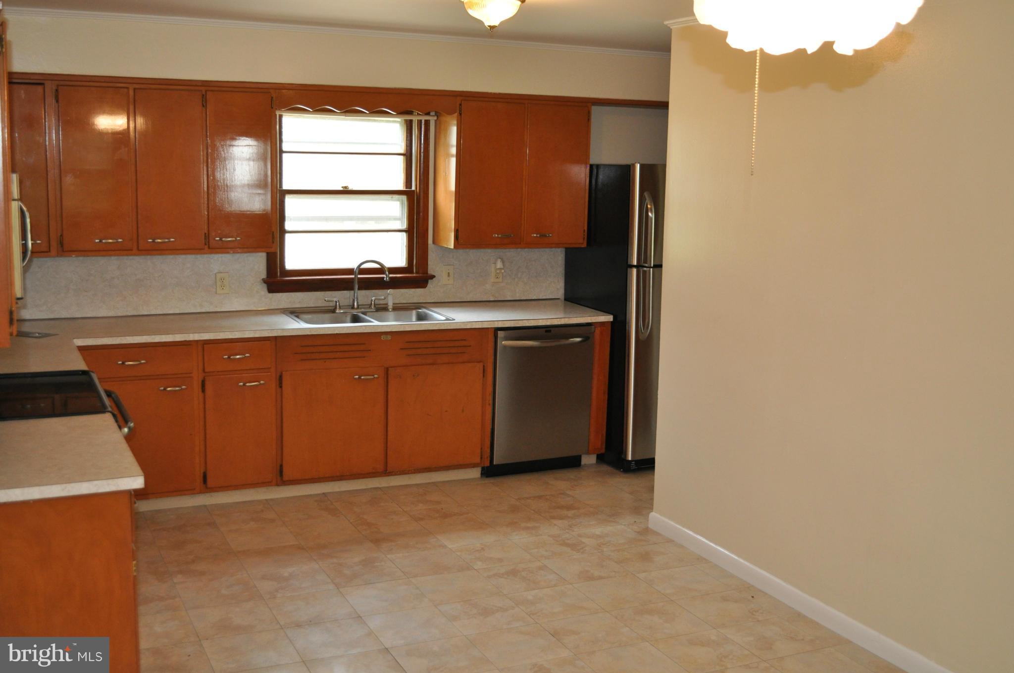 MAR WIN MANOR - Residential