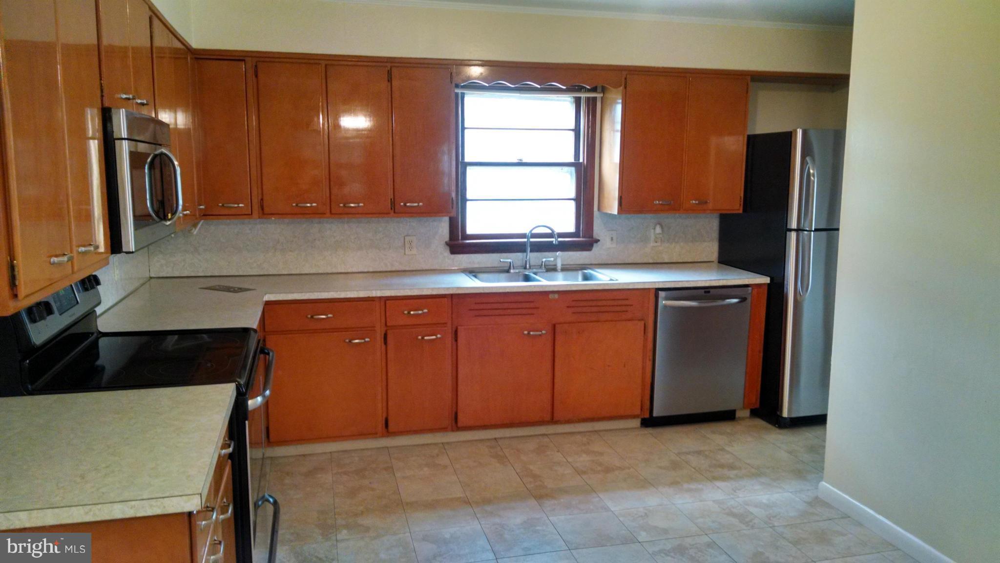 MAR WIN MANOR - Residential