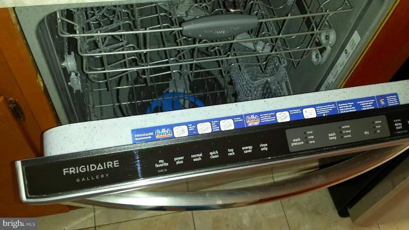 MAR WIN MANOR - Residential