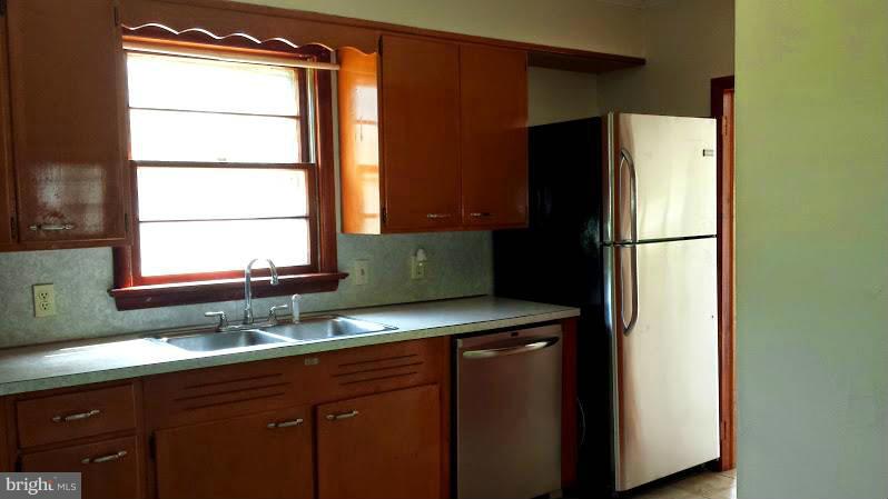 MAR WIN MANOR - Residential