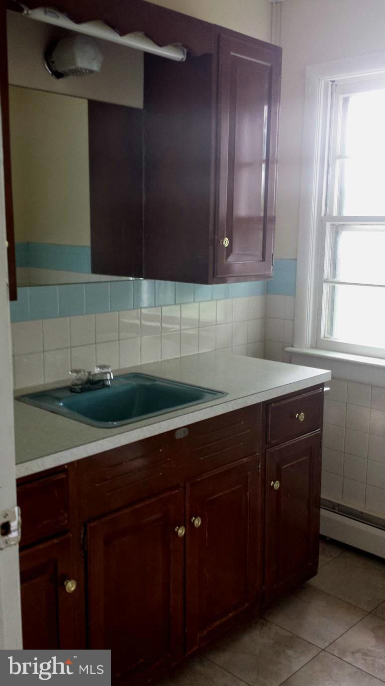 MAR WIN MANOR - Residential