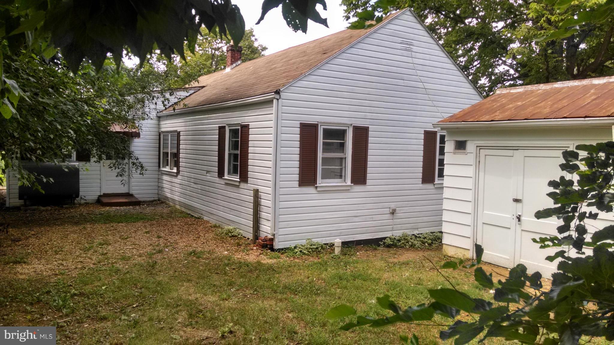 MAR WIN MANOR - Residential