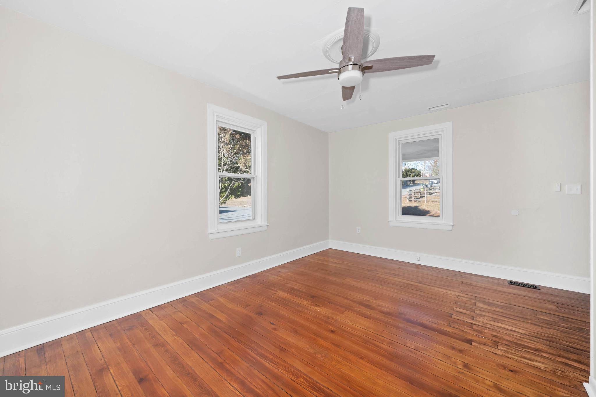 HOLLY OAK - Residential