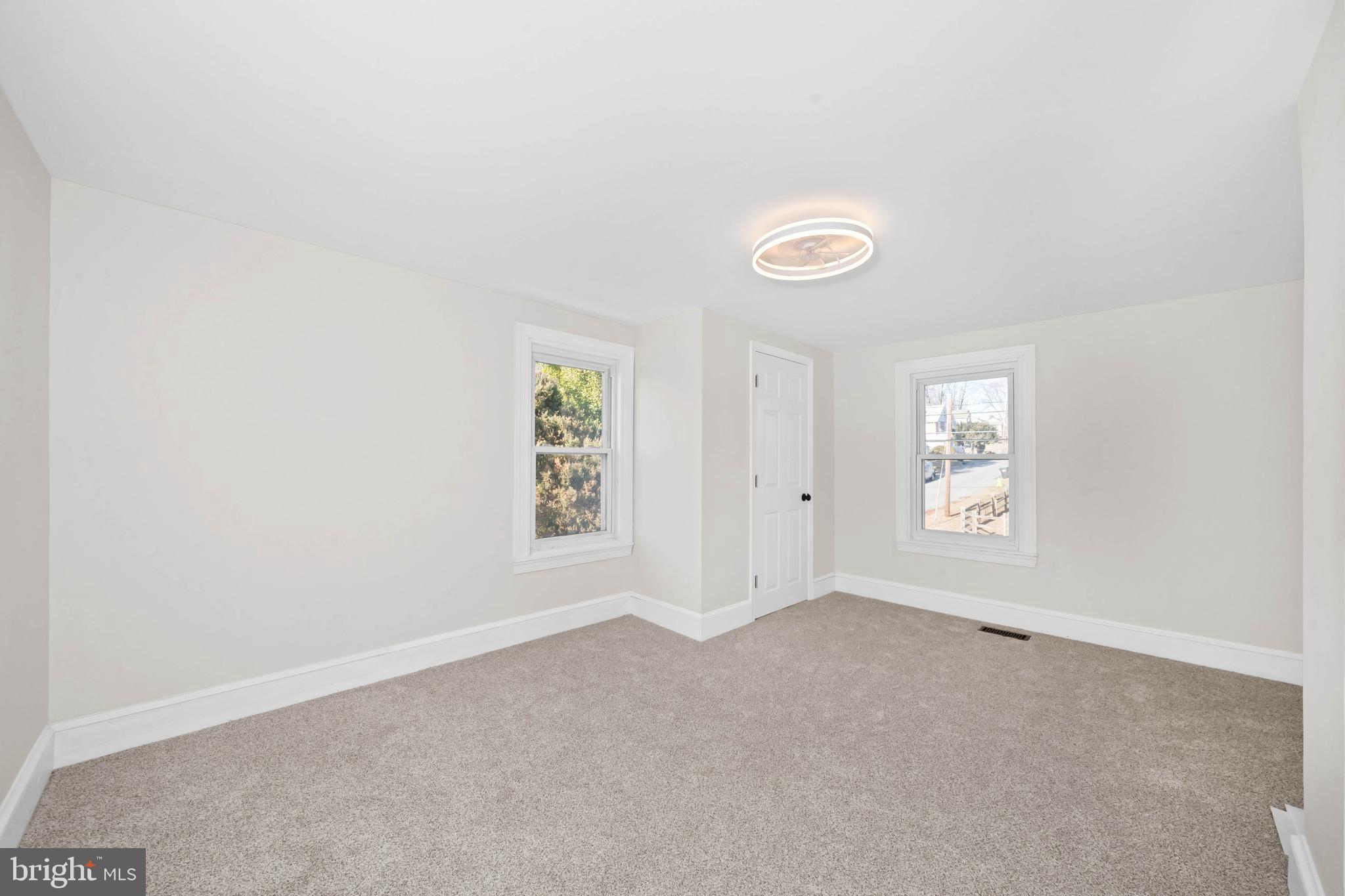 HOLLY OAK - Residential