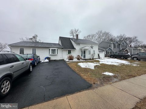 Homes For Sale - 56 Goldenridge Drive<br/> LEVITTOWN, PA 19057