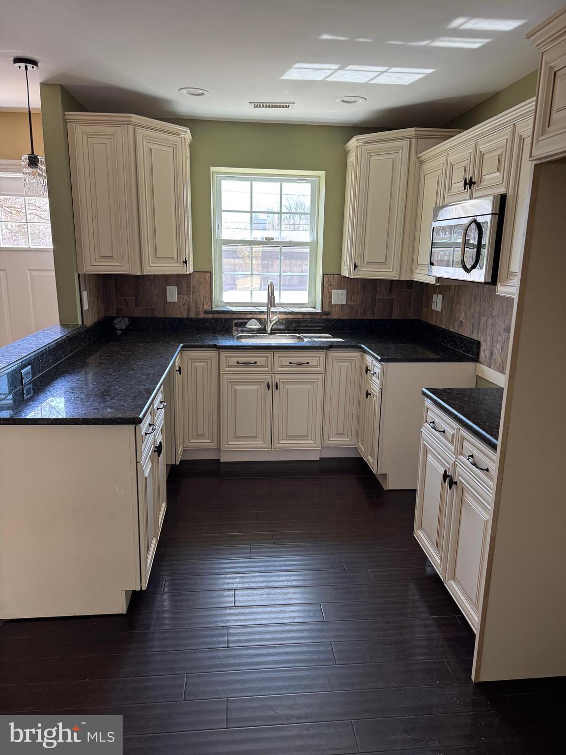 HULMEVILLE TERR - Residential