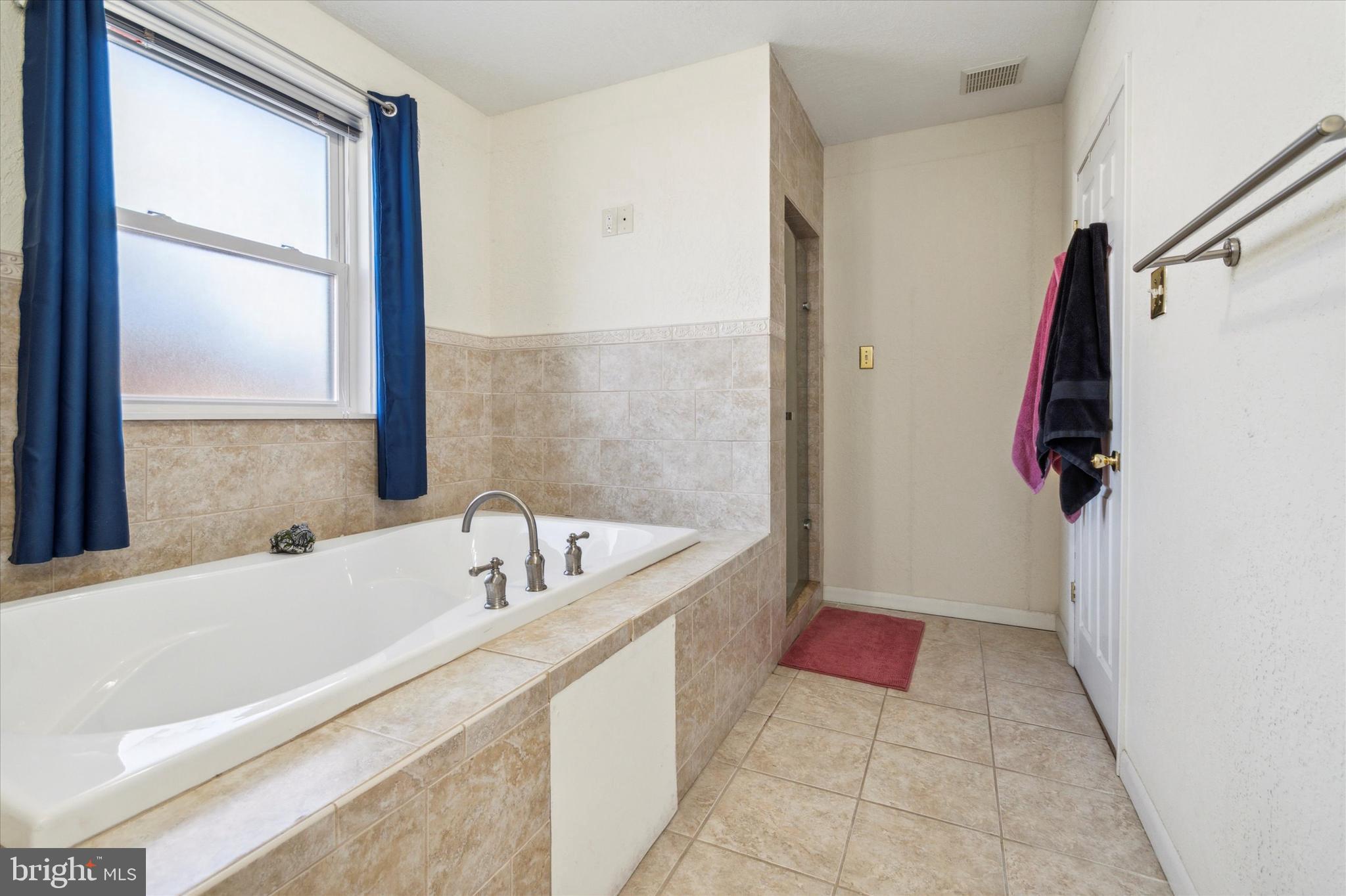 PENNELL MANOR - Residential Lease