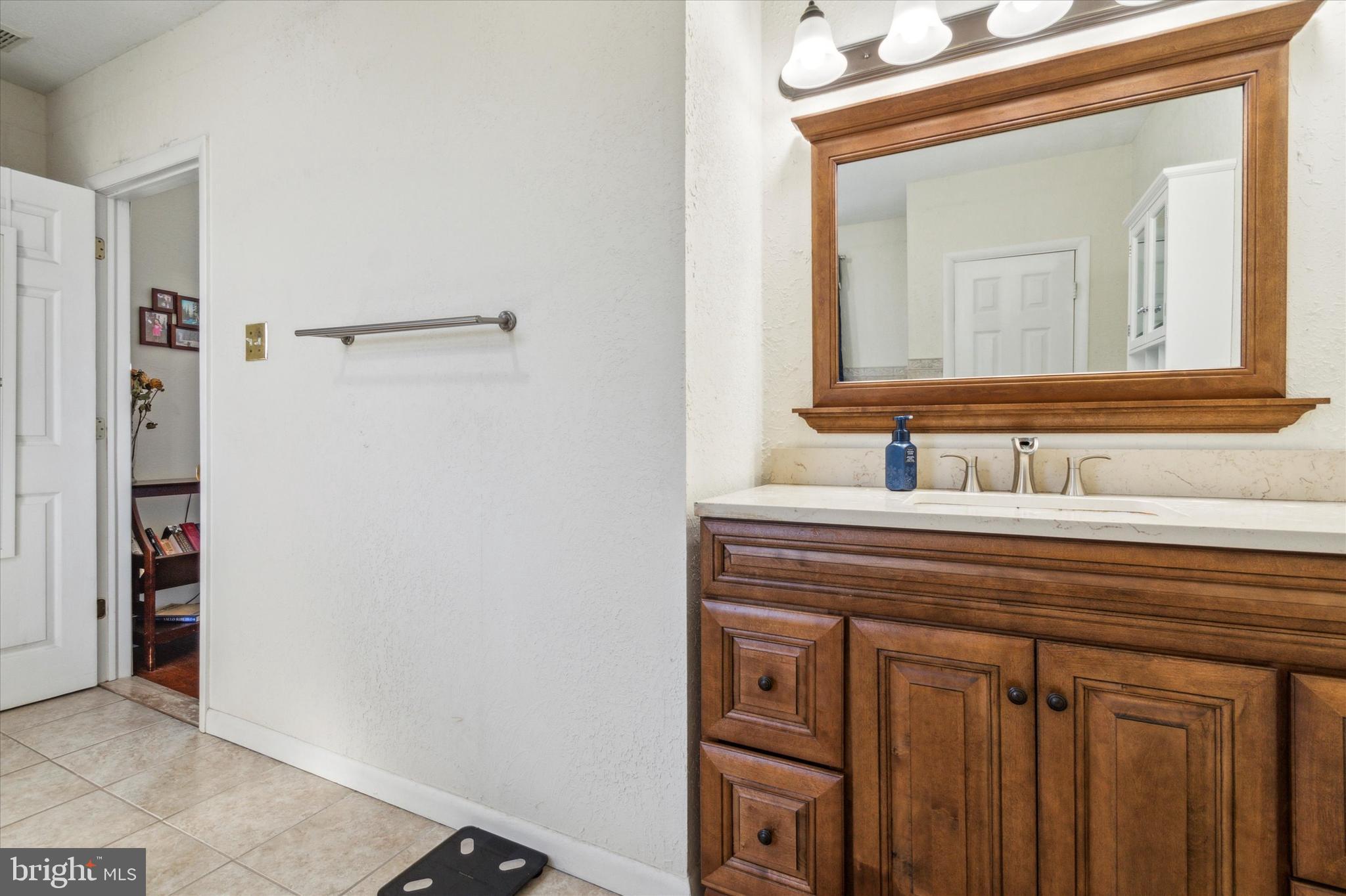 PENNELL MANOR - Residential Lease