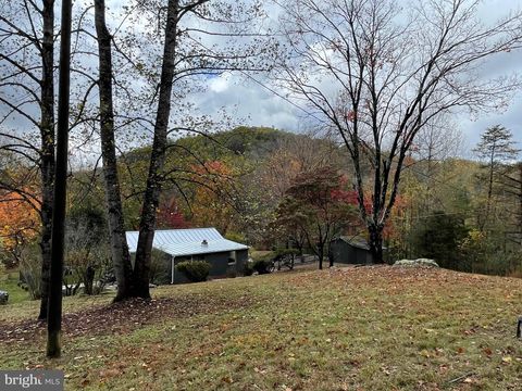 240 WHORTON HOLLOW ROAD CASTLETON VA 22716