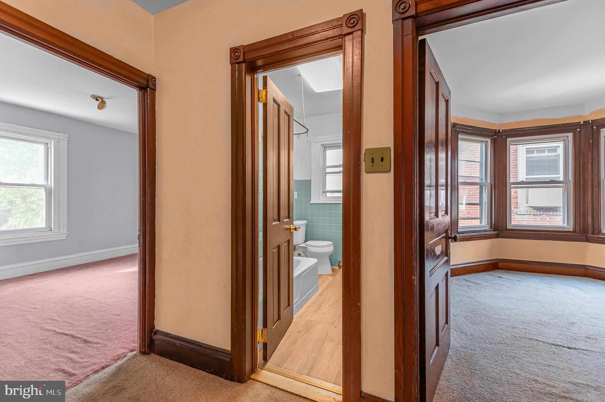 NORRISTOWN - Residential