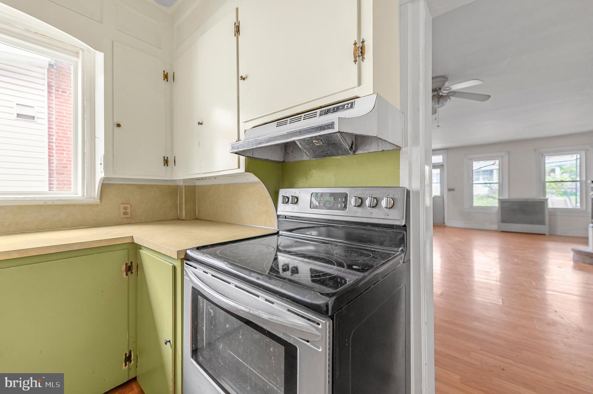 NORRISTOWN - Residential