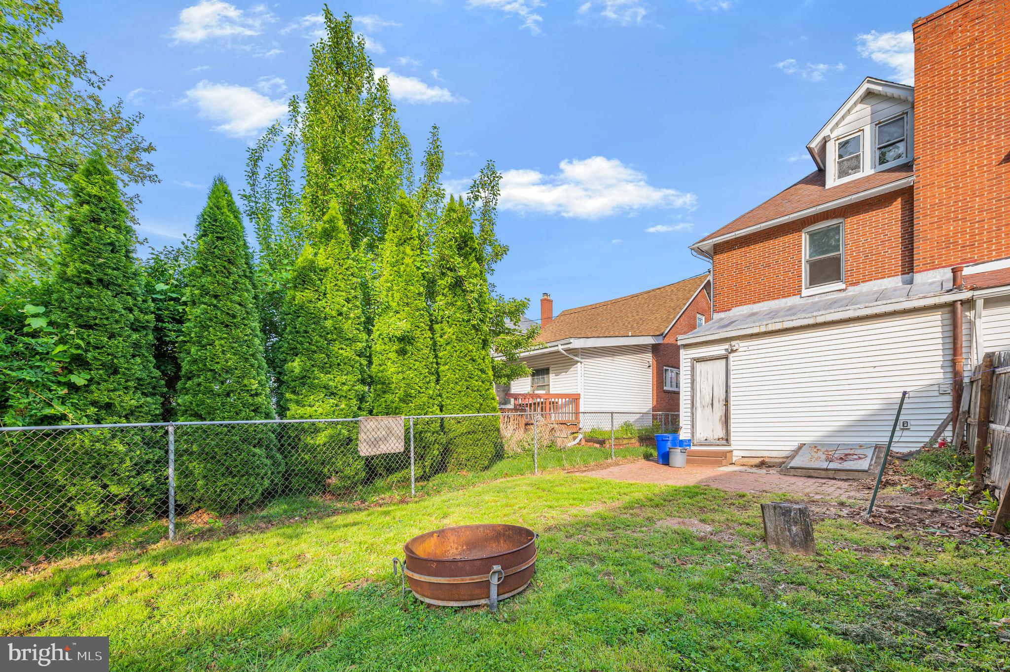 NORRISTOWN - Residential