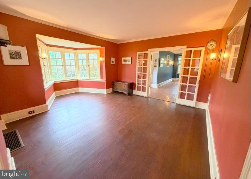 EAST FALLS - Residential