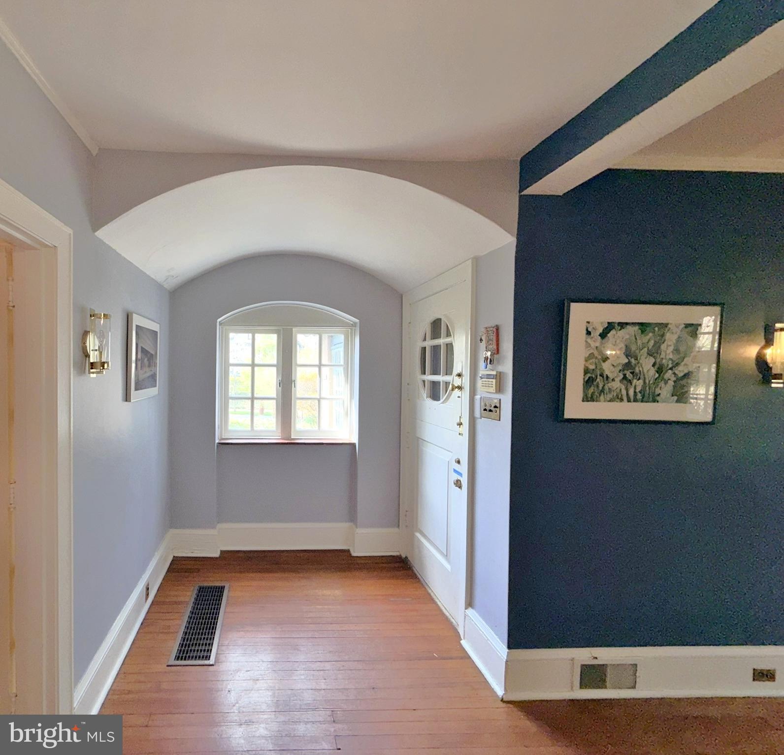 EAST FALLS - Residential