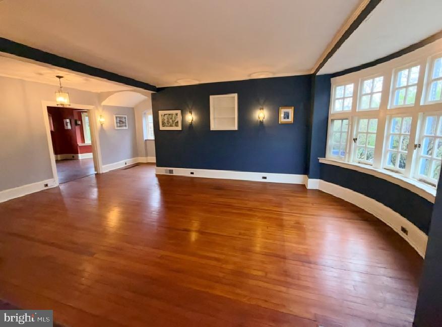 EAST FALLS - Residential