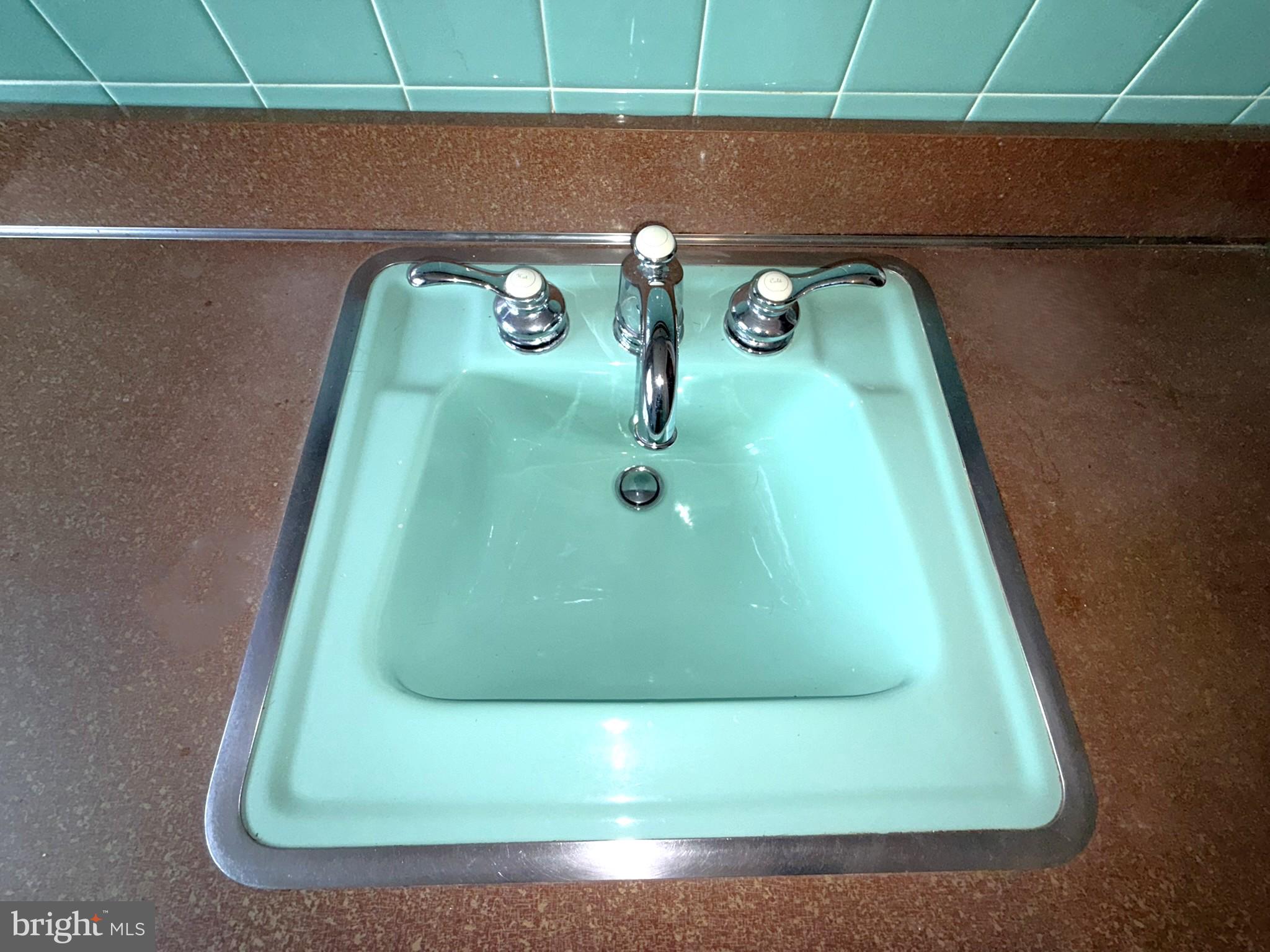 EAST FALLS - Residential