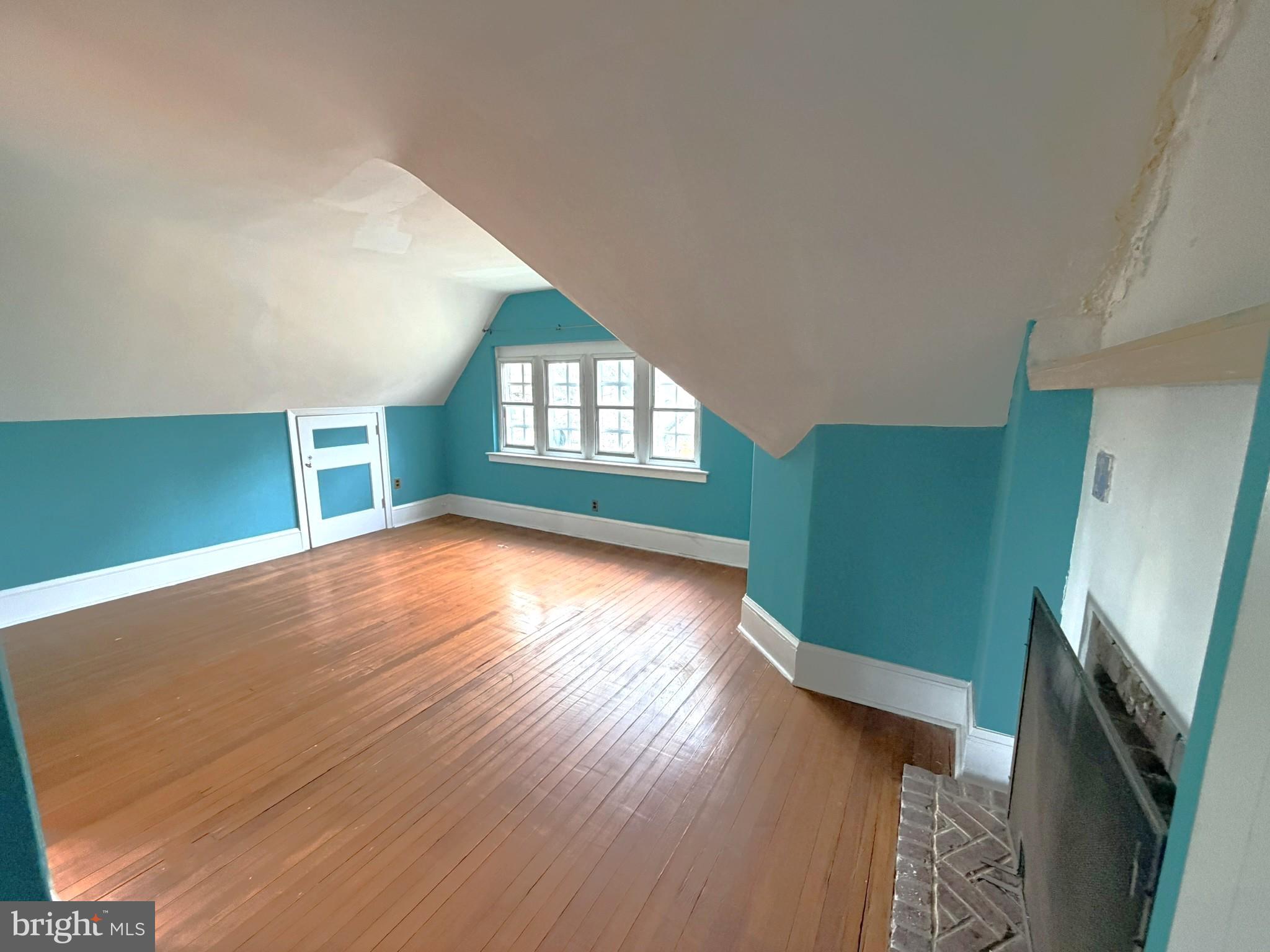 EAST FALLS - Residential