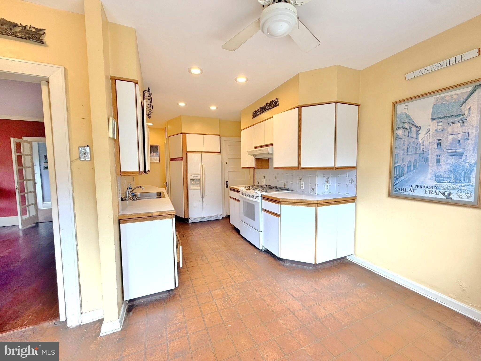 EAST FALLS - Residential