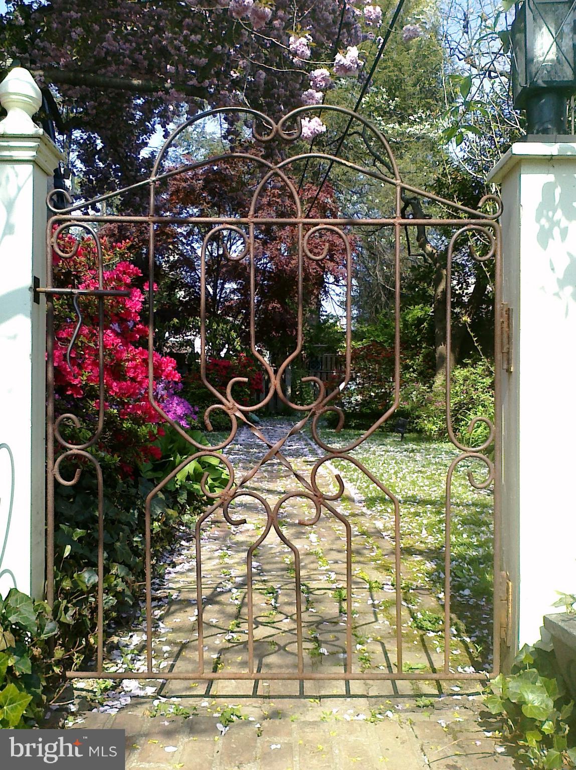 EAST FALLS - Residential