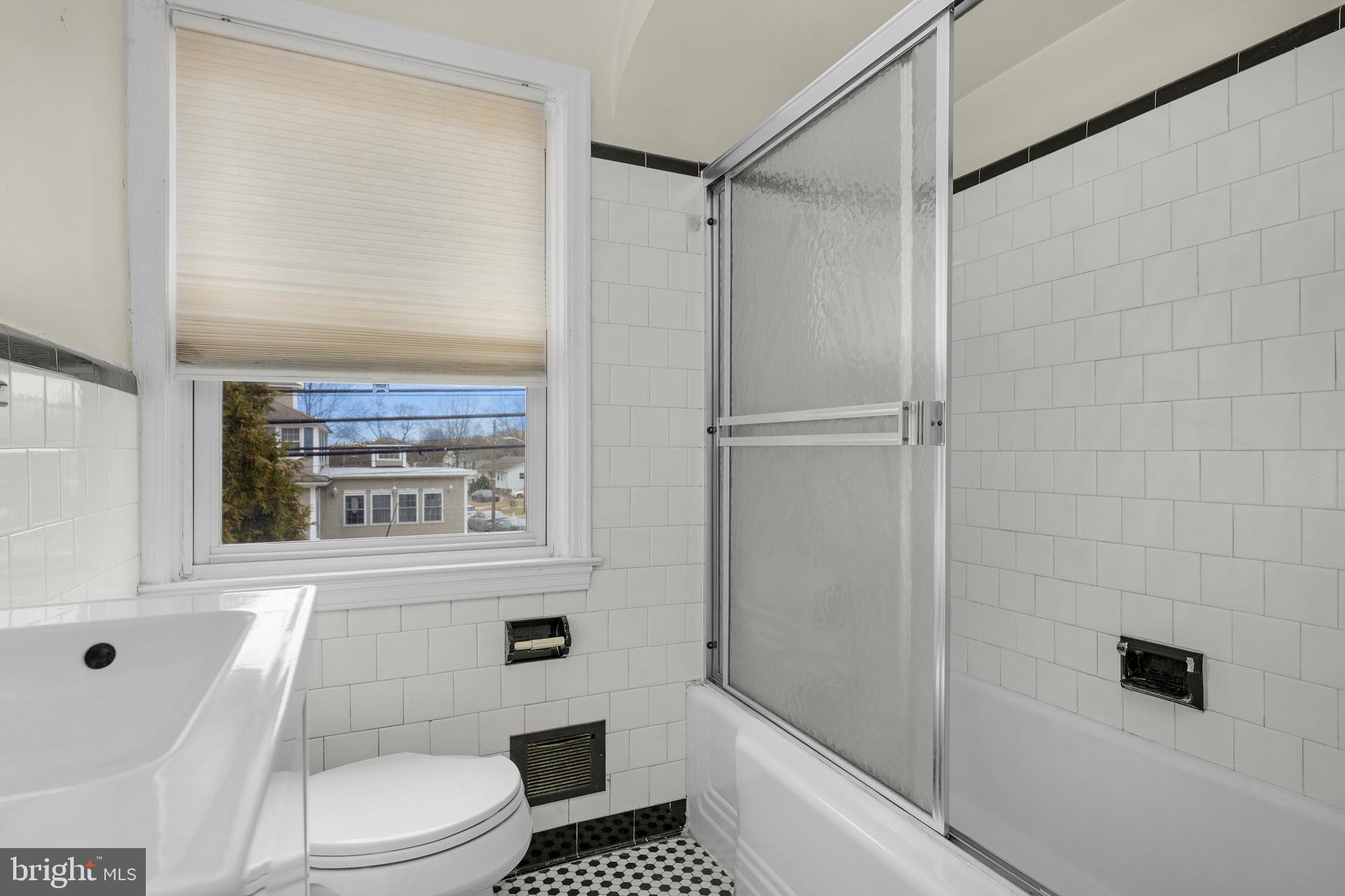 TAYLOR HEIGHTS - Residential Income