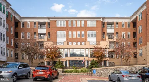 10328 Sager Avenue Unit 217, Fairfax, VA MLS: VAFC2008070