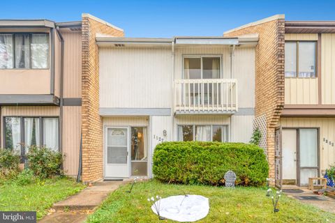 1127 SHANNON PLACE HERNDON VA 20170