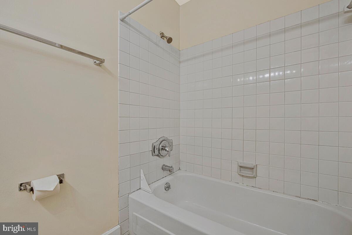 VILLAGE OF WILDE LAKE - Residential