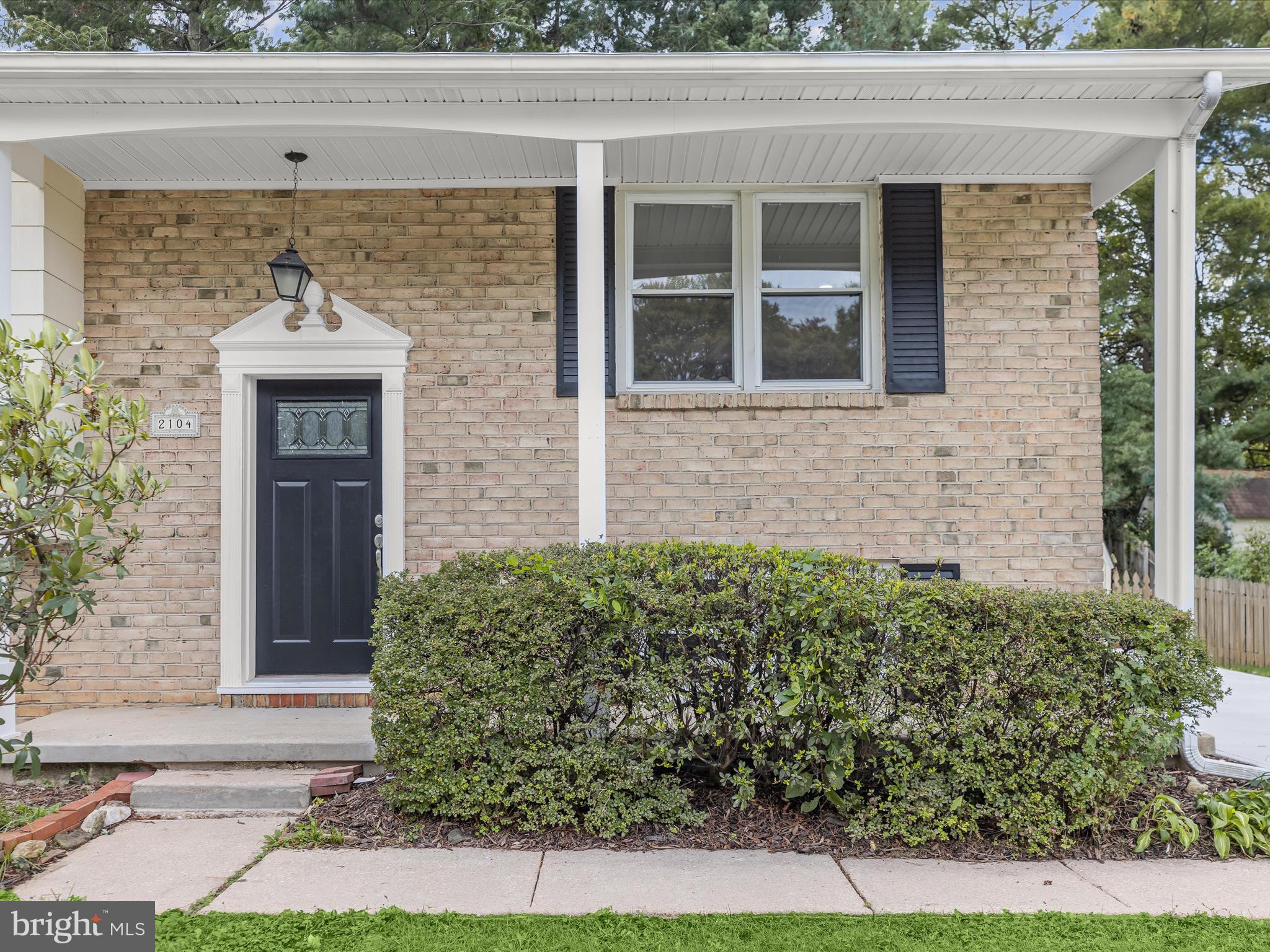 2104 CAMERON COURT