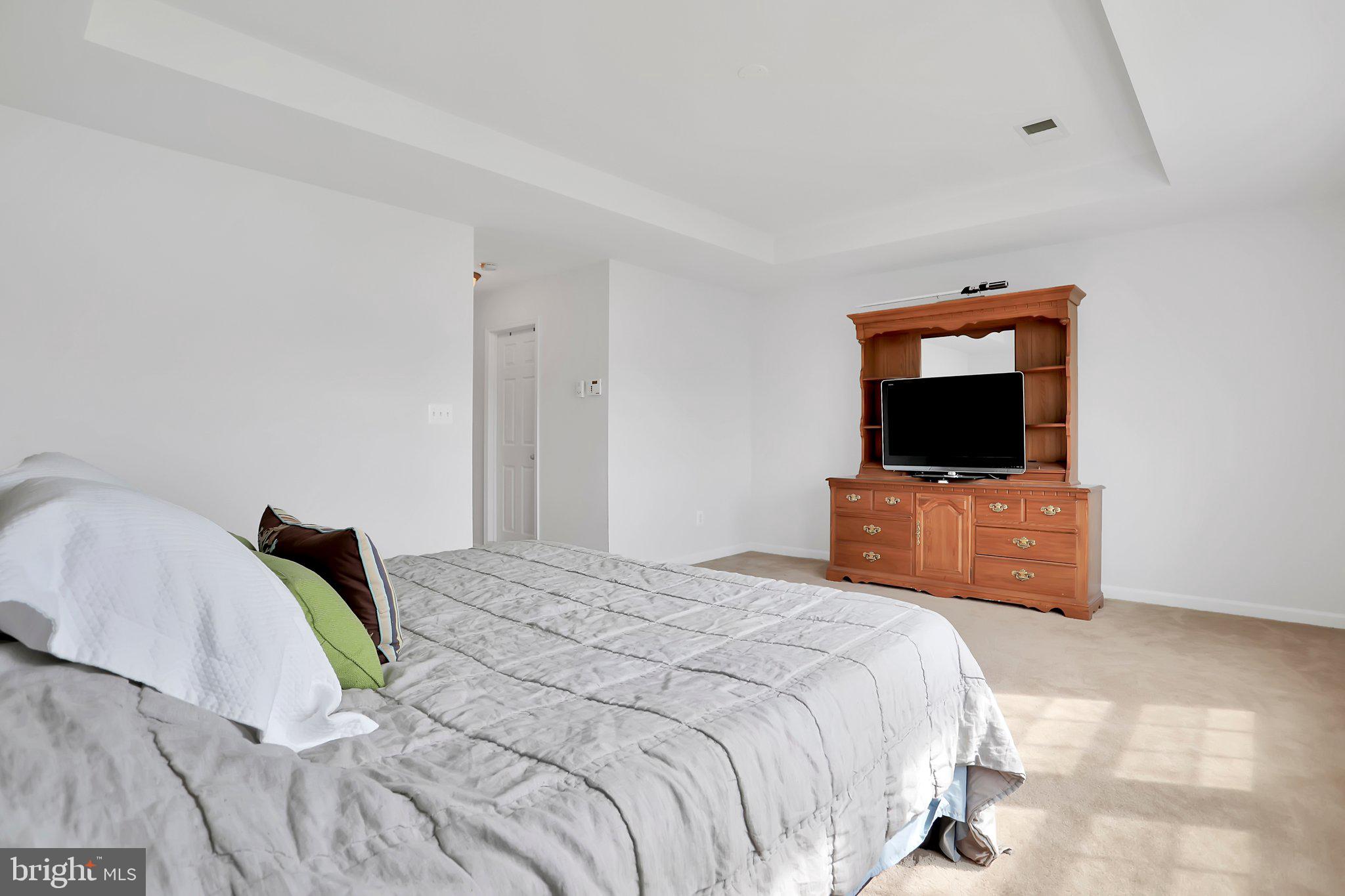 LAKELAND PLACE - Residential