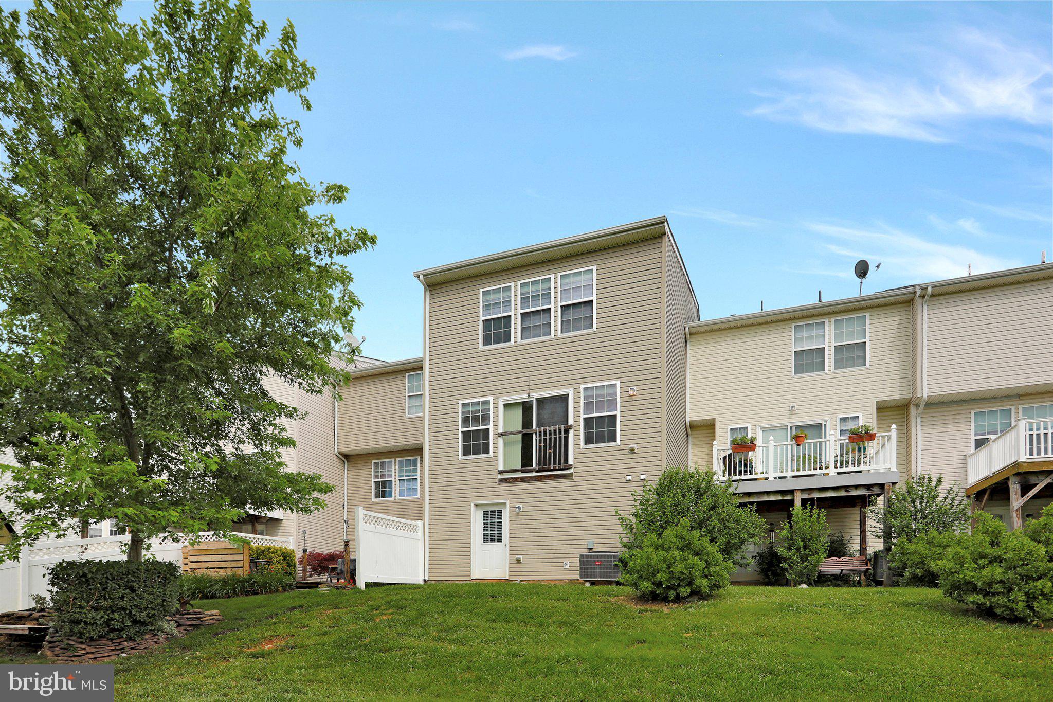 LAKELAND PLACE - Residential