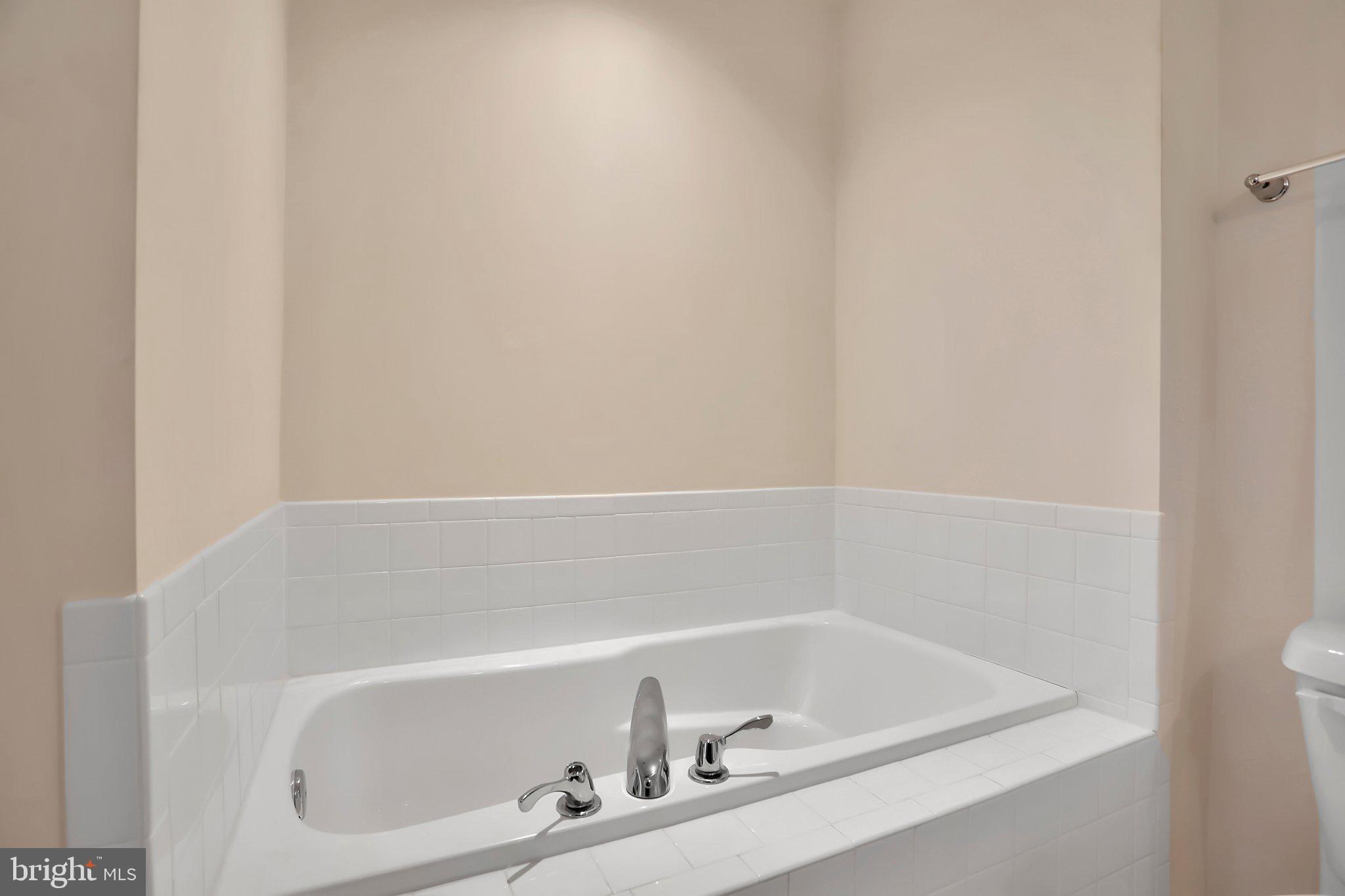 LAKELAND PLACE - Residential