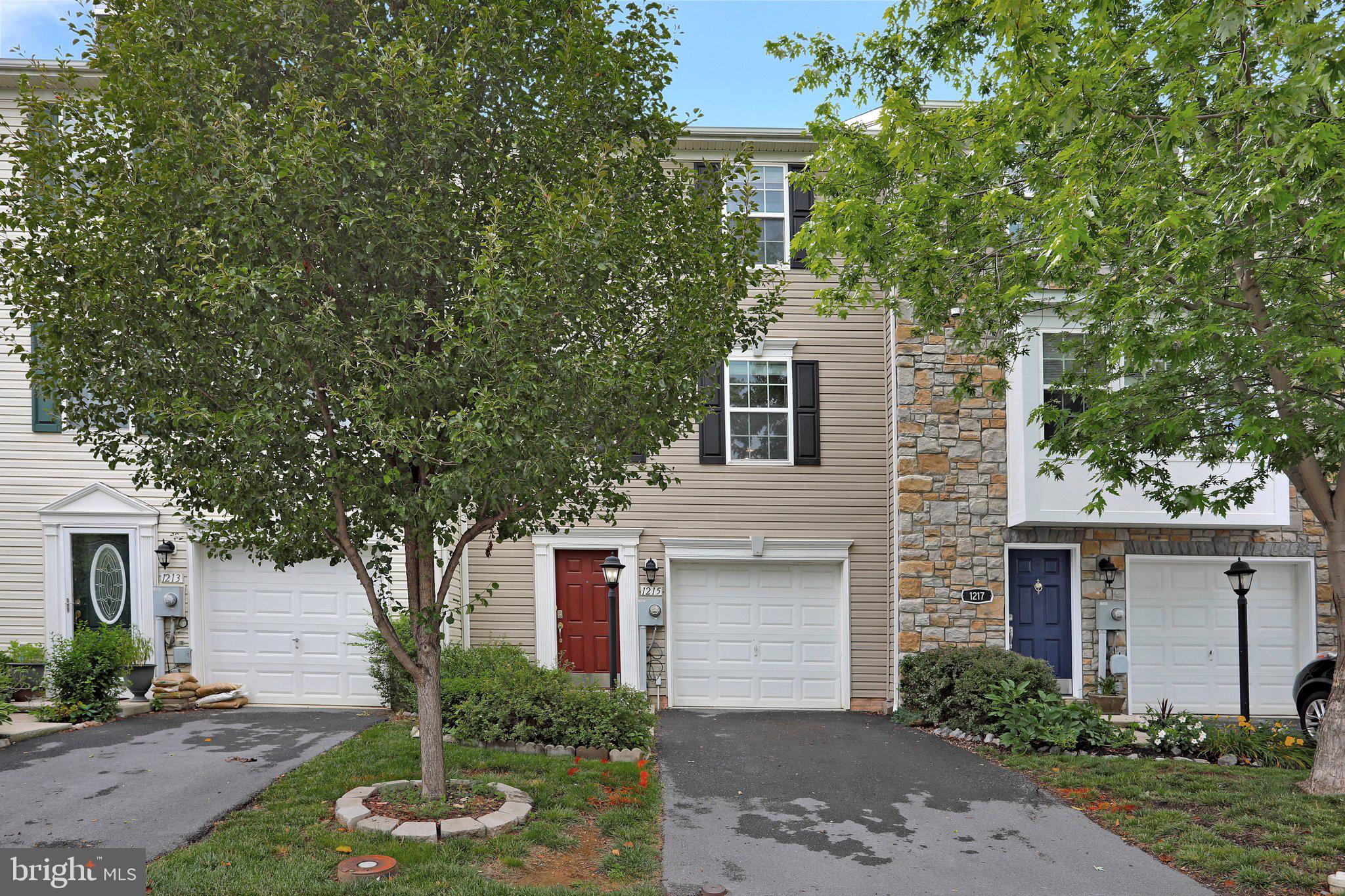 LAKELAND PLACE - Residential