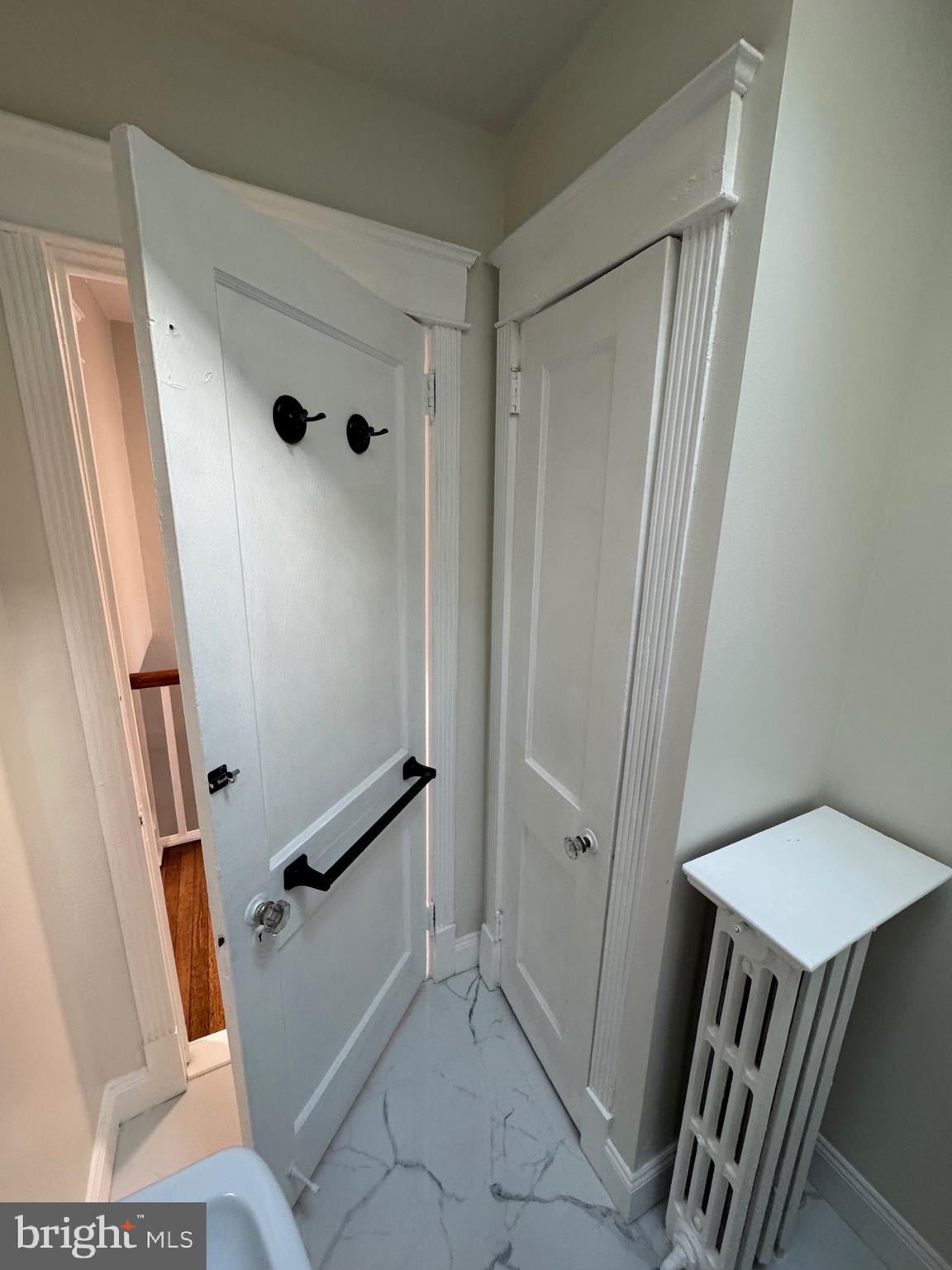 EAST FALLS - Residential Lease