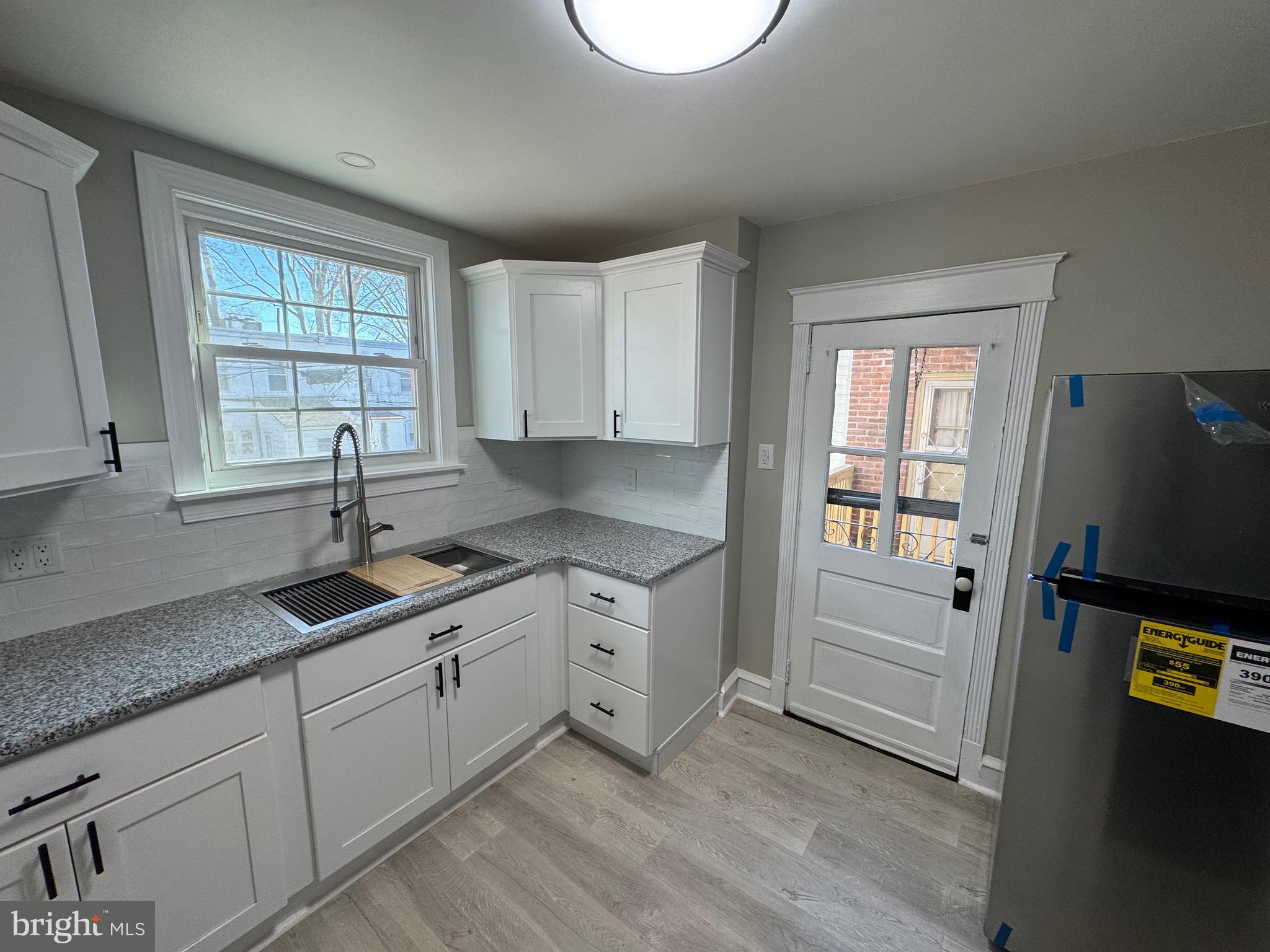 EAST FALLS - Residential Lease