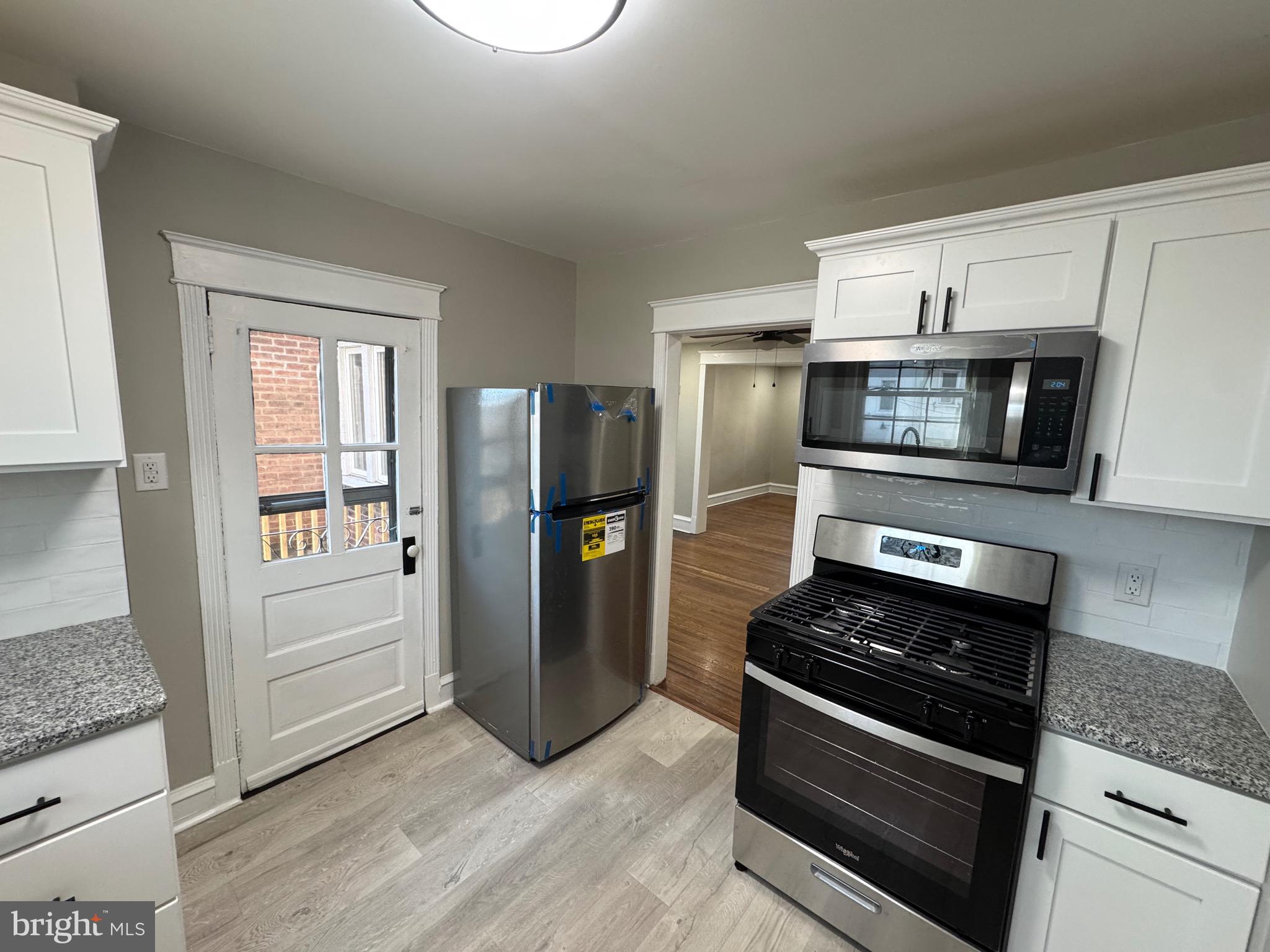 EAST FALLS - Residential Lease