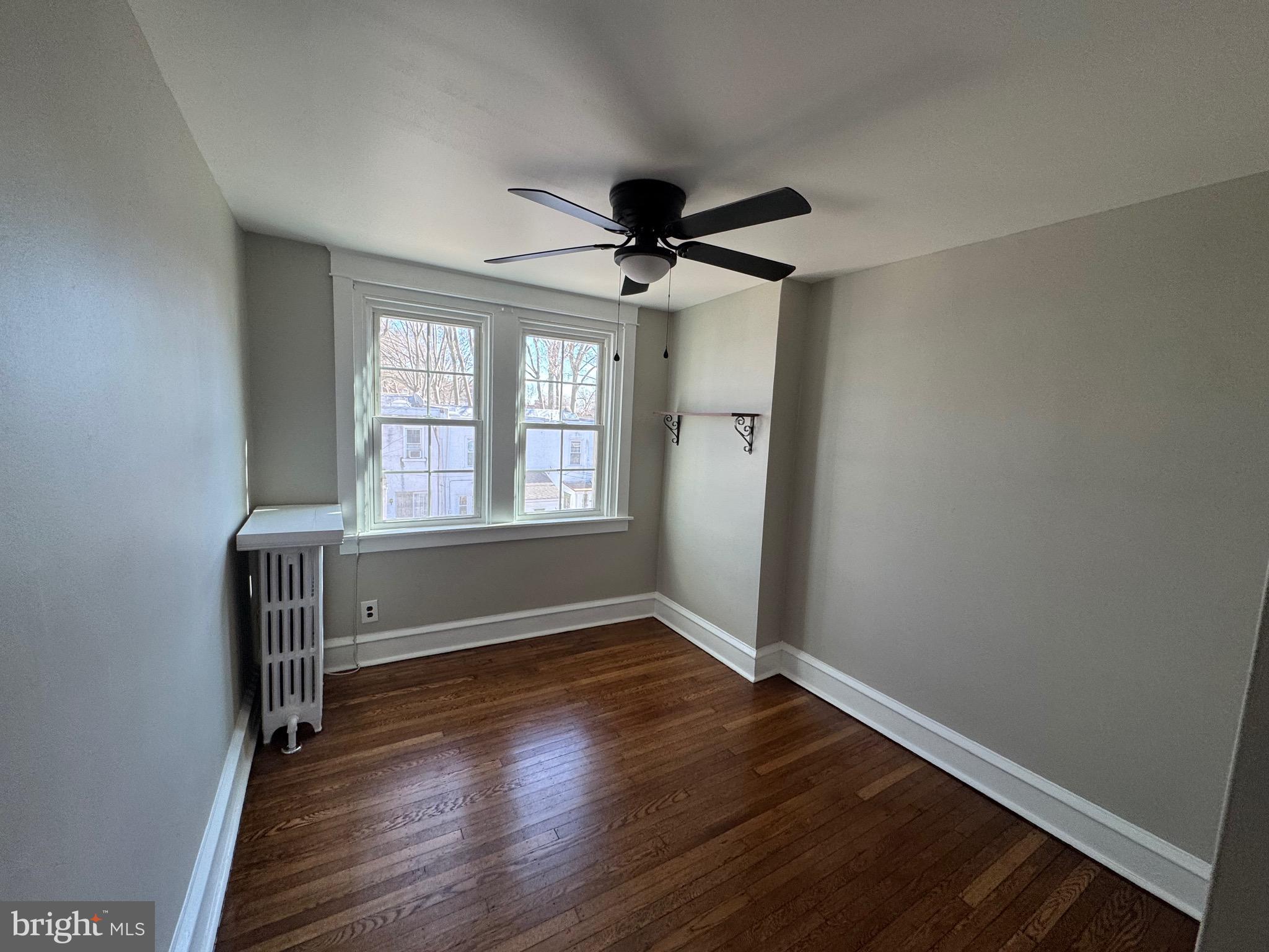 EAST FALLS - Residential Lease