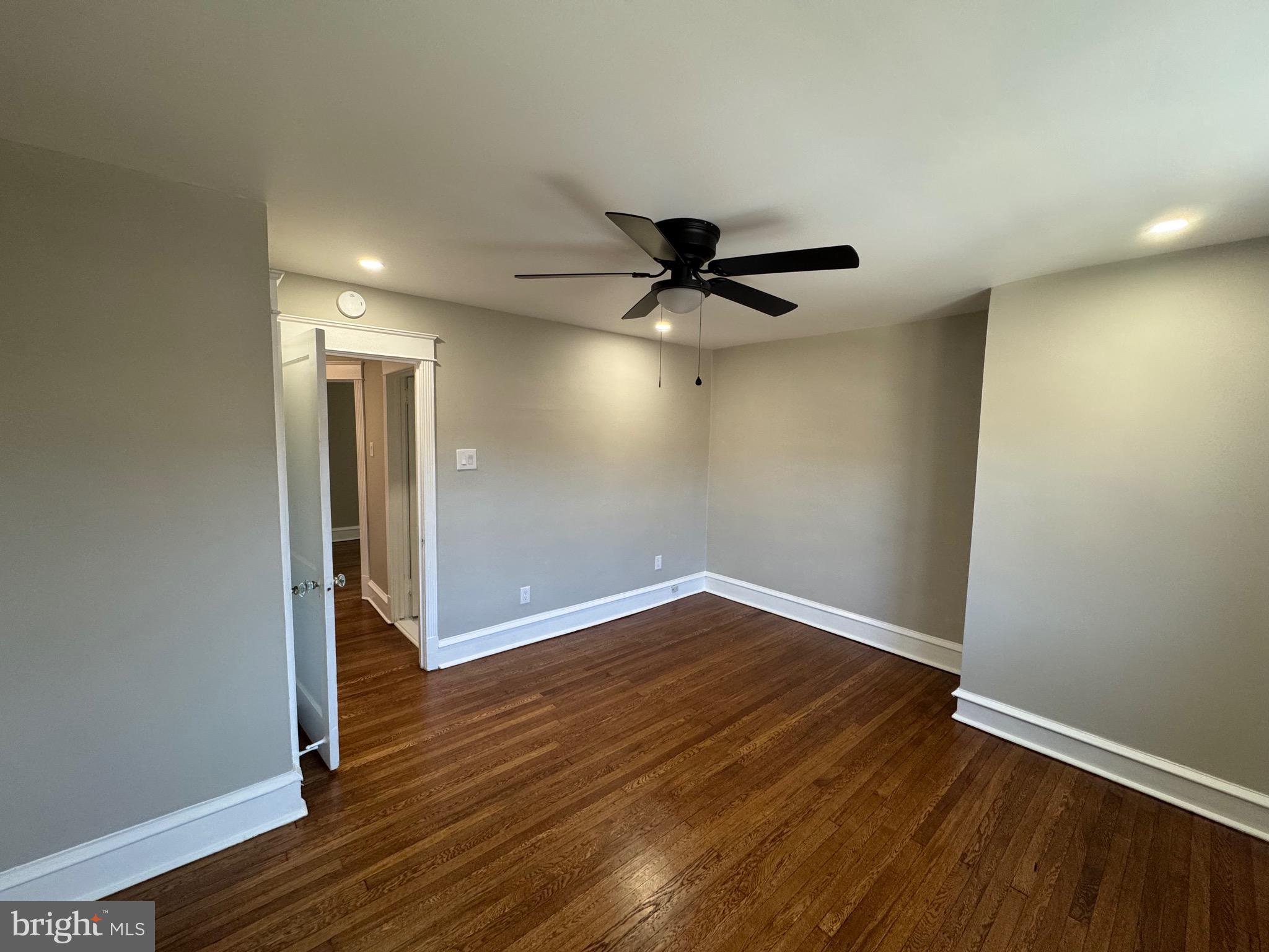 EAST FALLS - Residential Lease