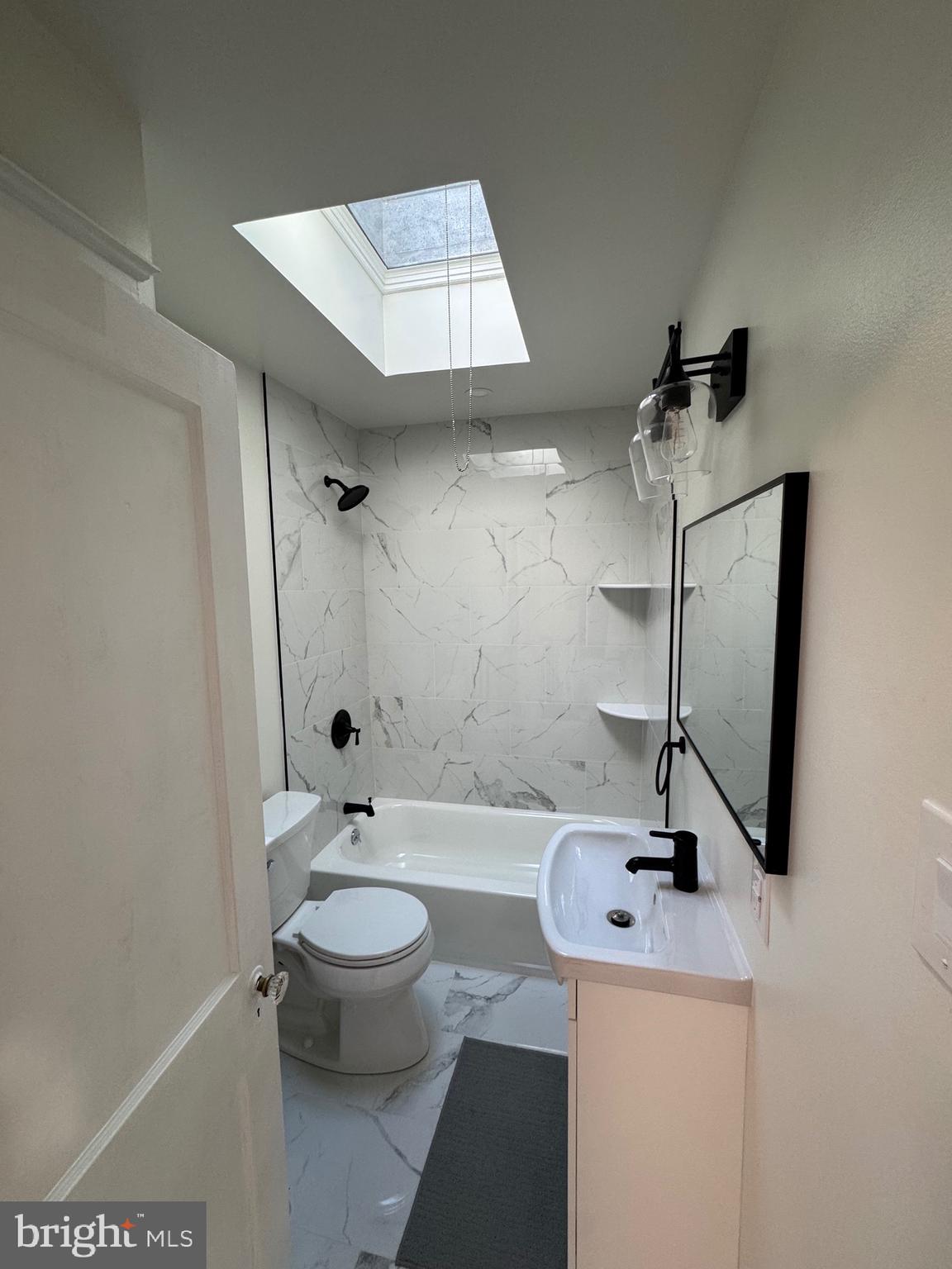 EAST FALLS - Residential Lease