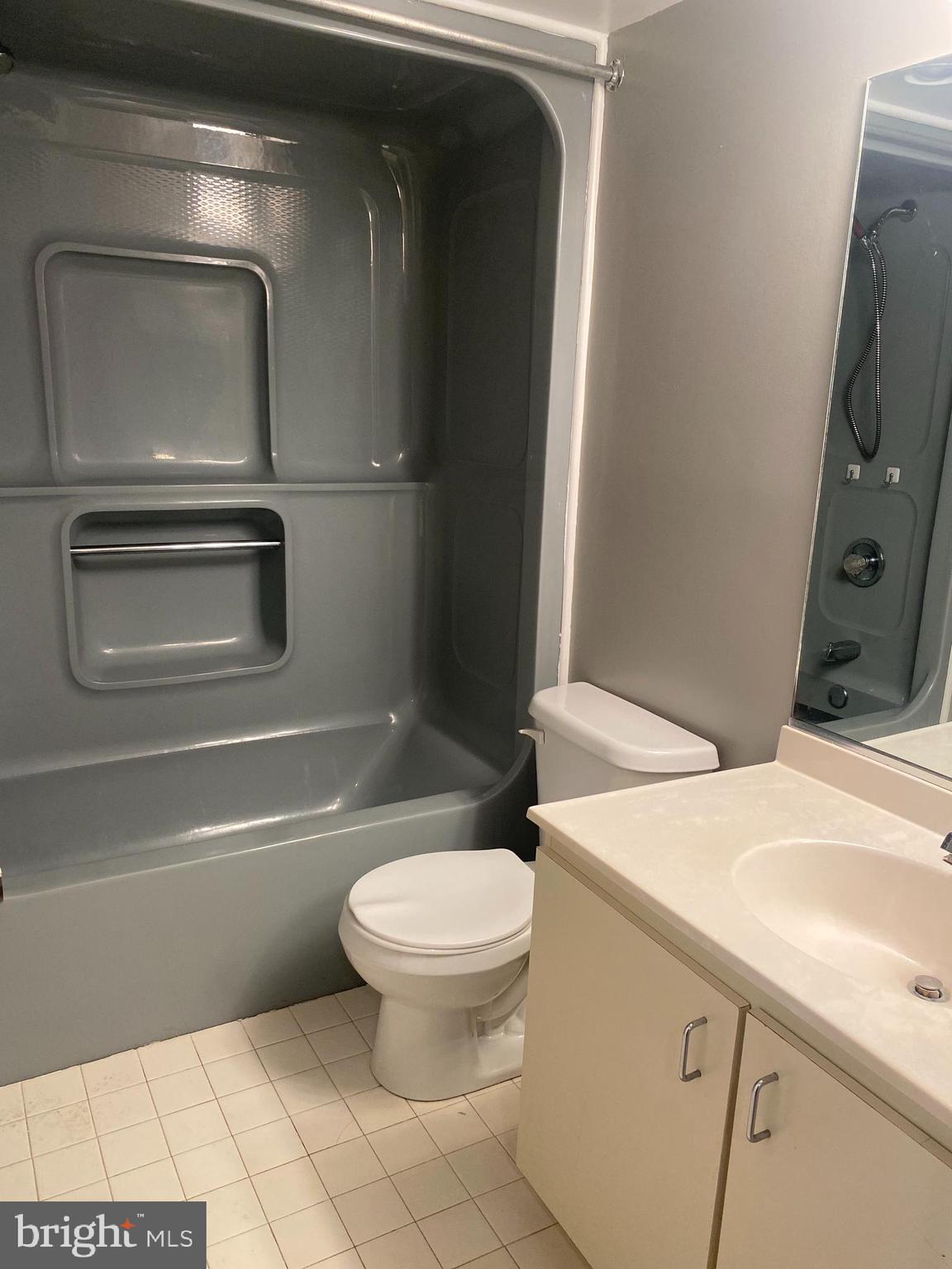 QUEENS LANDING - Residential Lease