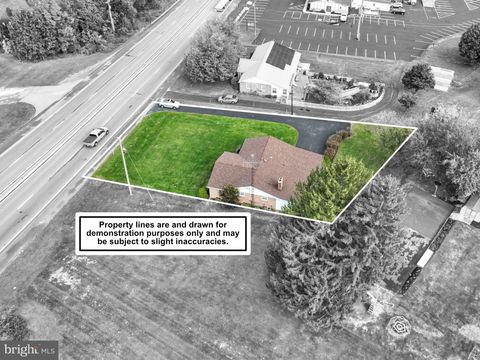 Photo of 307 S Route 15 St S, DILLSBURG, PA 17019 (MLS # PAYK2092944)