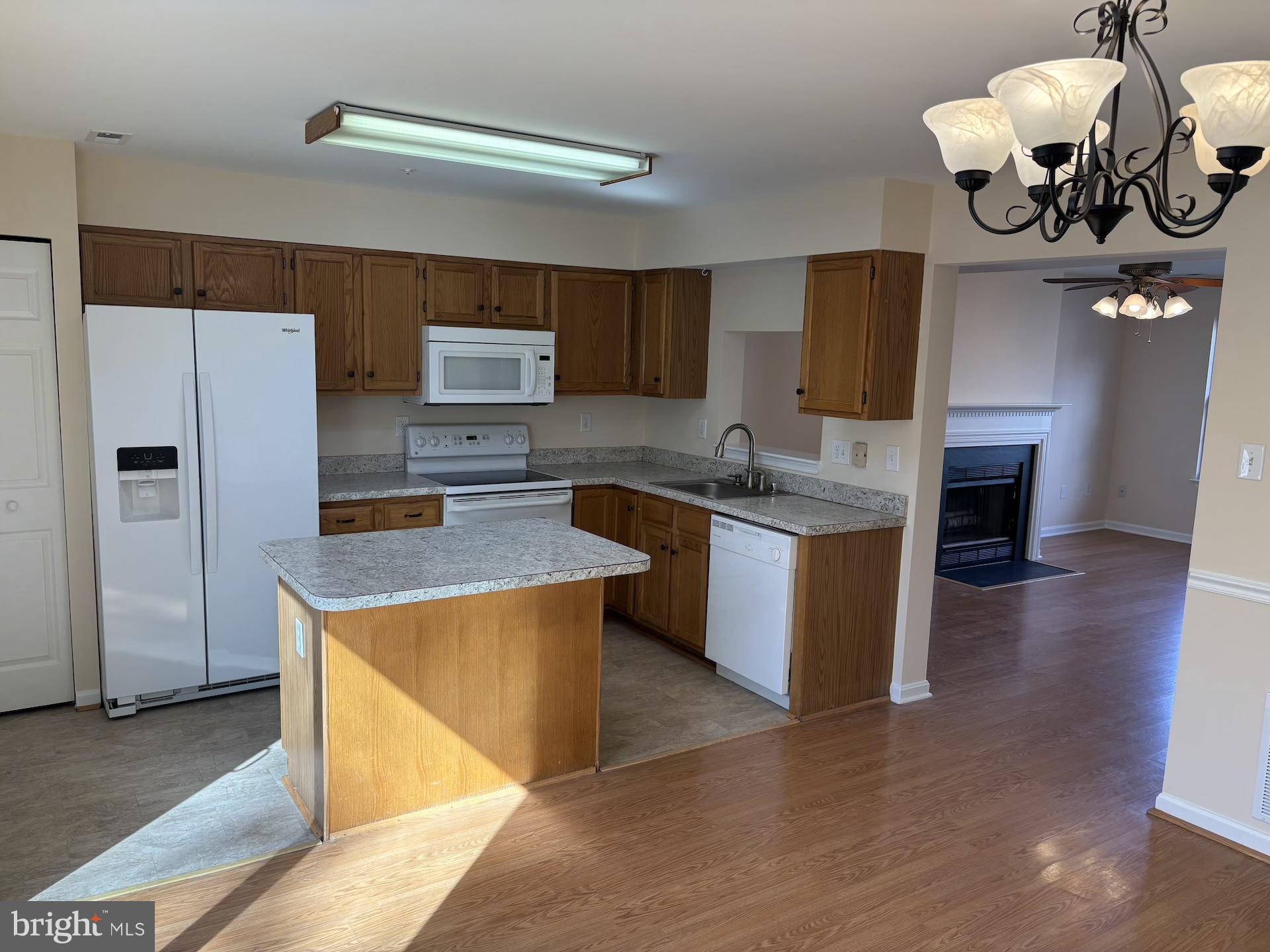 FAIROAKS - Residential Lease