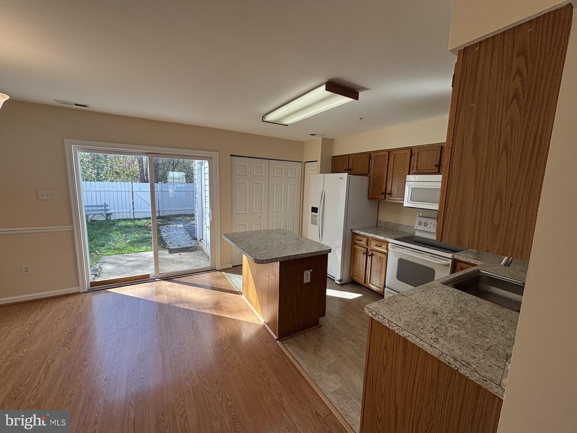 FAIROAKS - Residential Lease