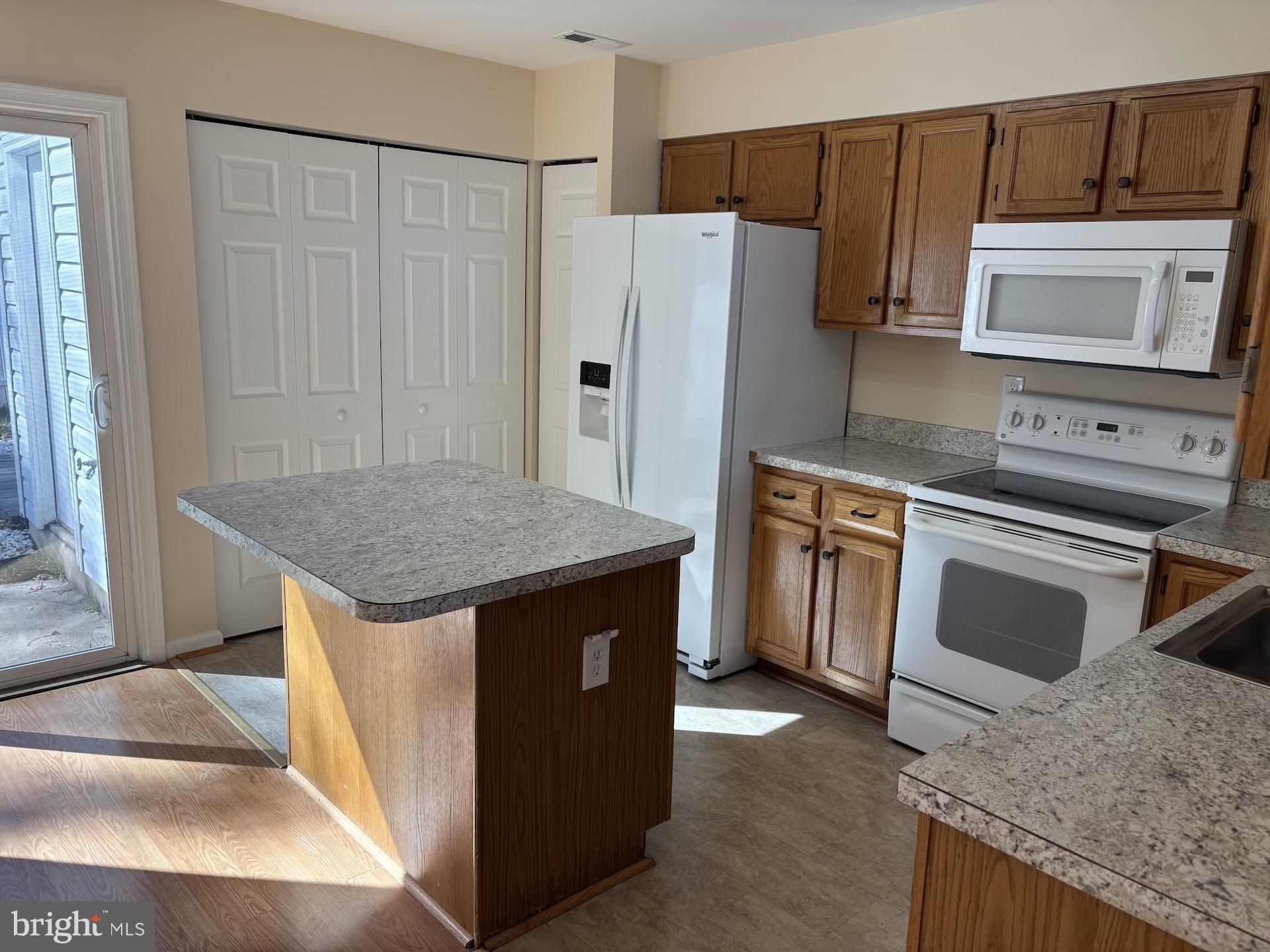 FAIROAKS - Residential Lease