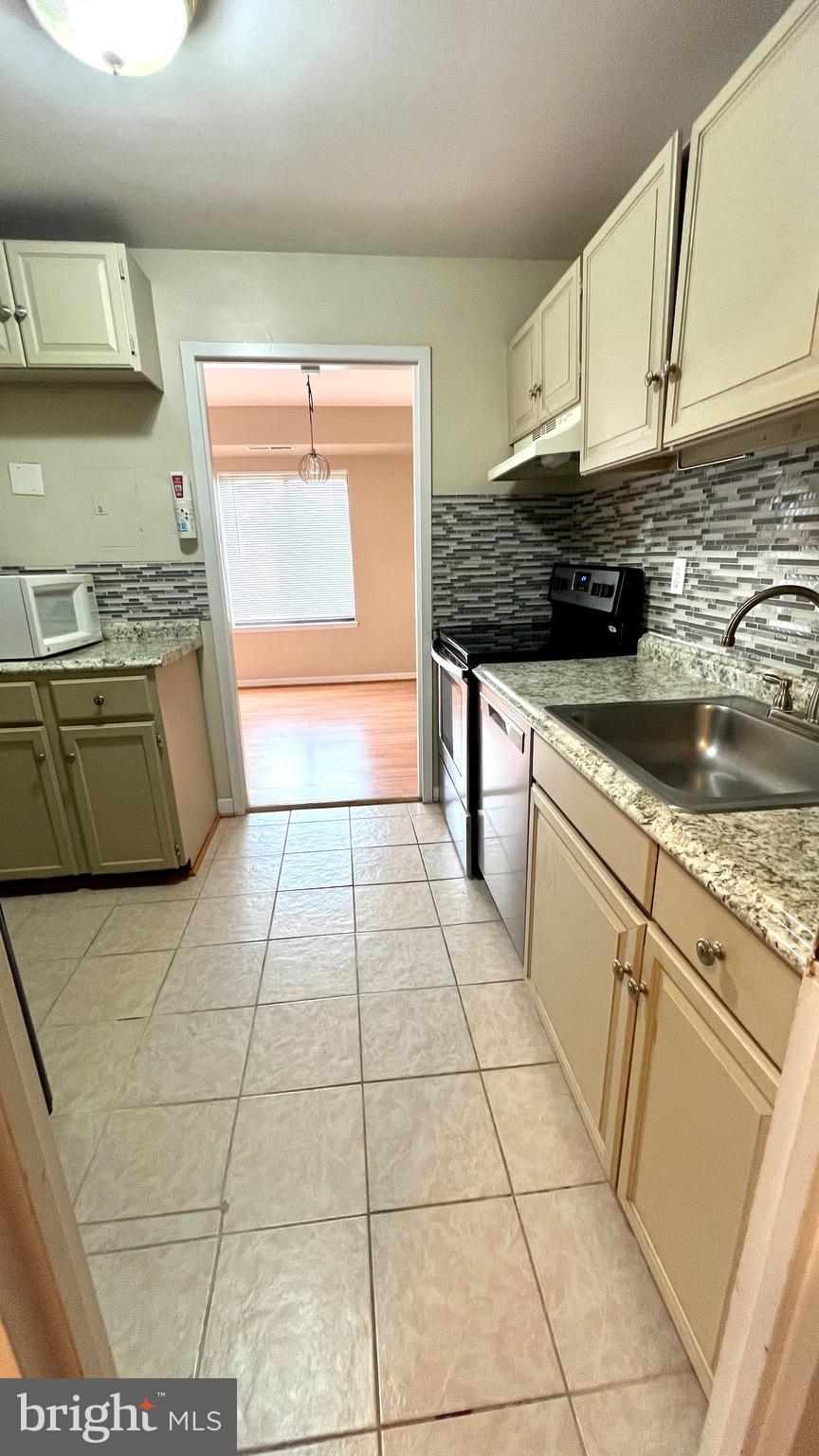 WOODLAKE TOWERS - Residential