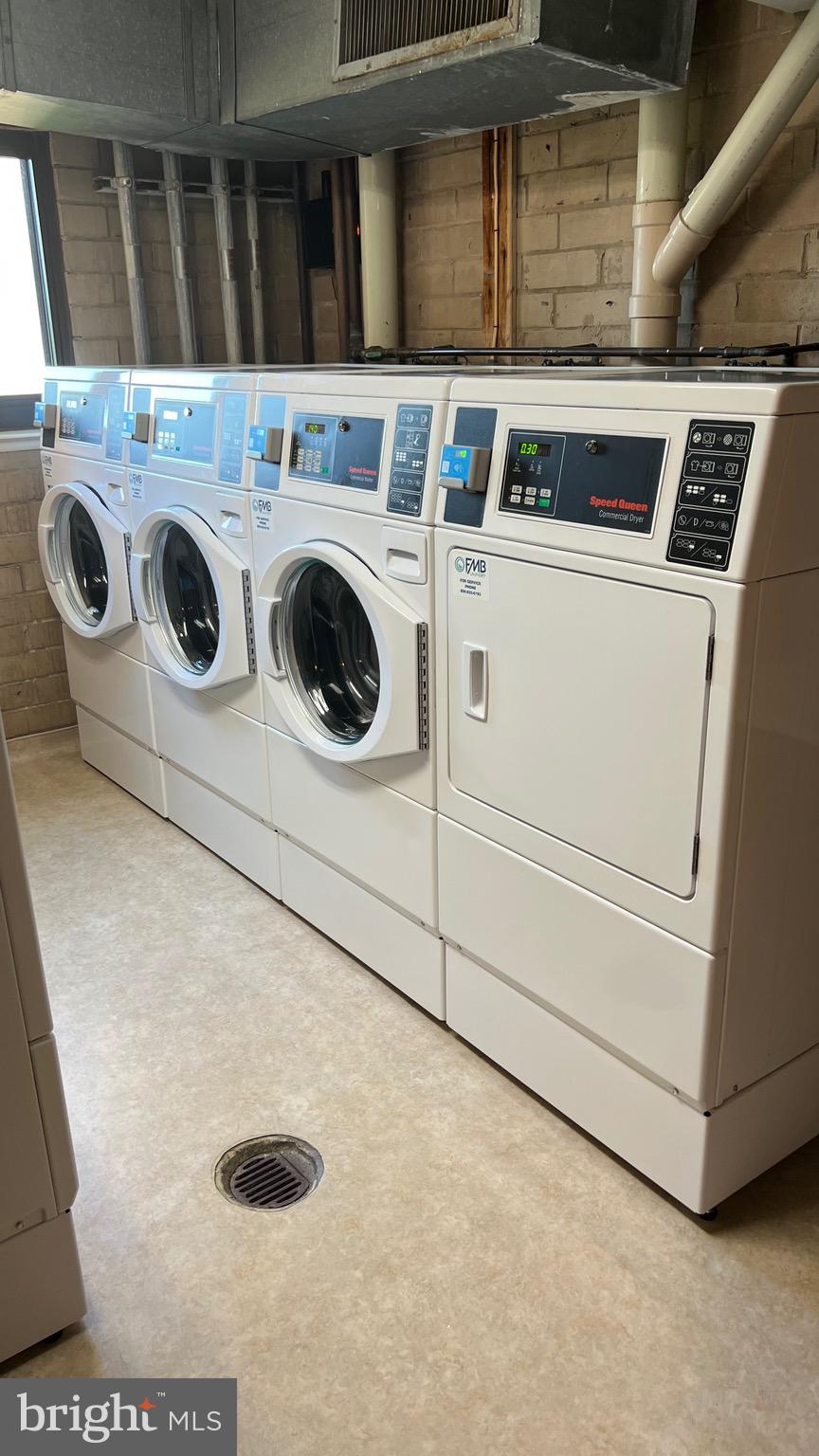 WOODLAKE TOWERS - Residential